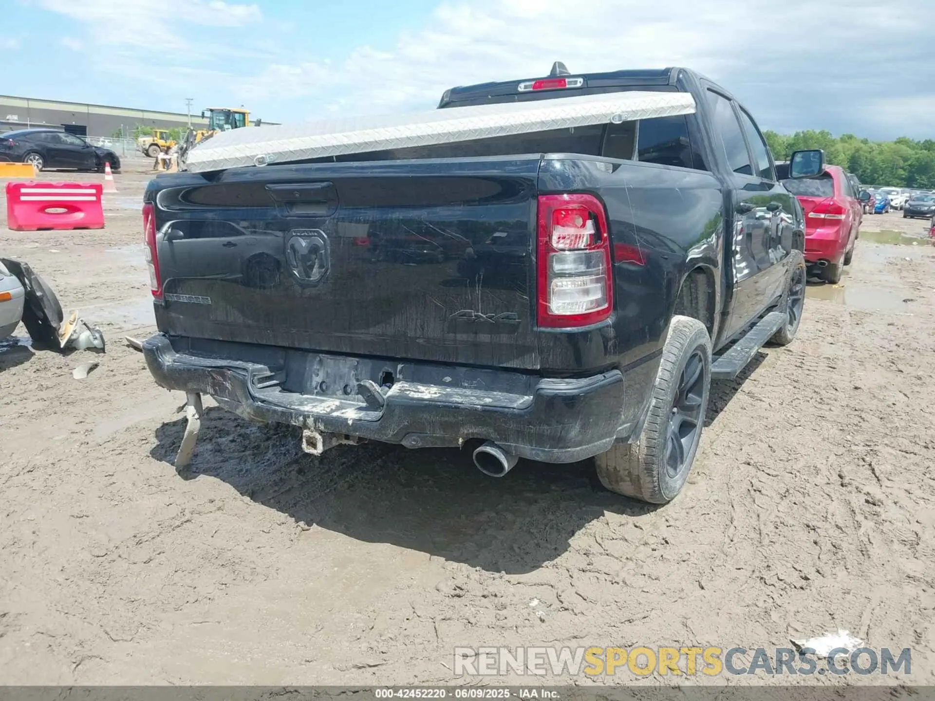 4 fotografías del automóvil dañado 1C6SRFFT3LN103124 RAM 1500 2020