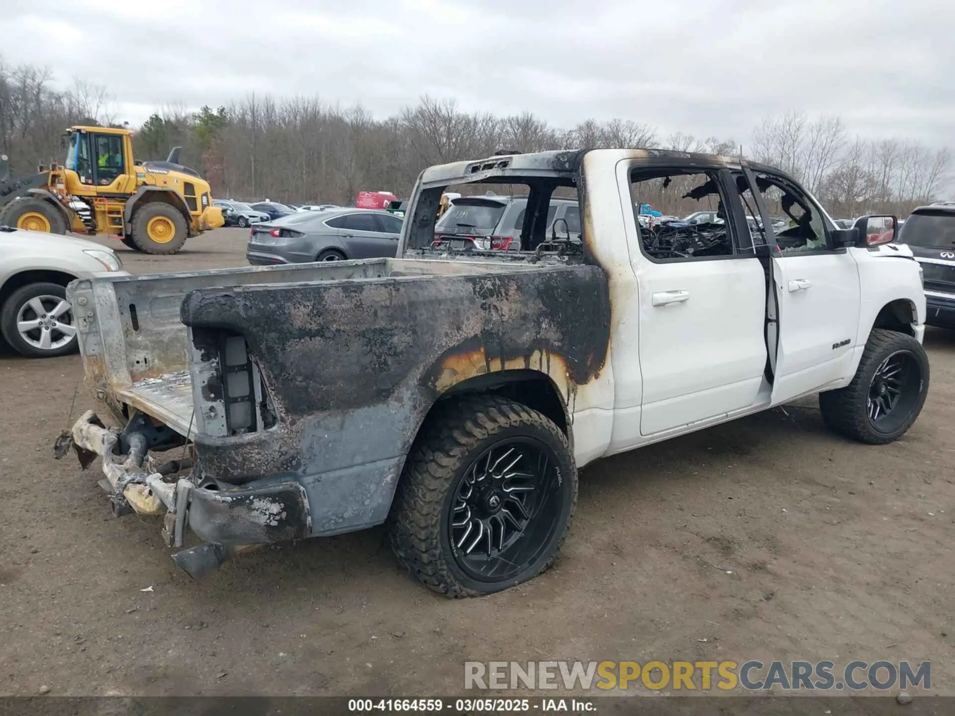 17 fotografías del automóvil dañado 1C6SRFFT3LN304070 RAM 1500 2020