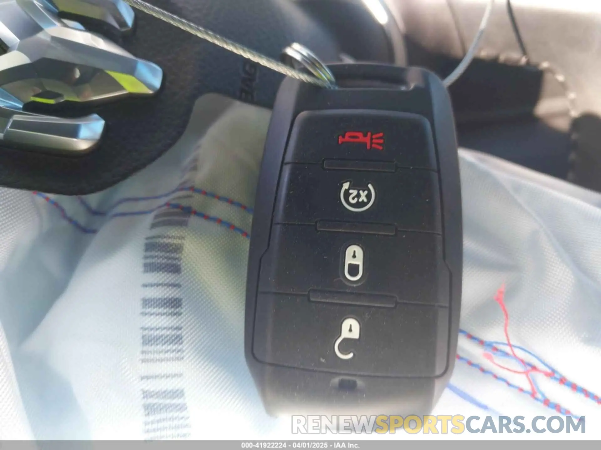 11 fotografías del automóvil dañado 1C6SRFFT3LN331267 RAM 1500 2020