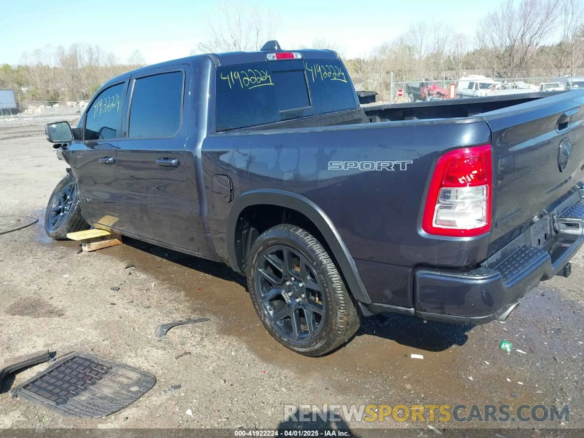 3 fotografías del automóvil dañado 1C6SRFFT3LN331267 RAM 1500 2020