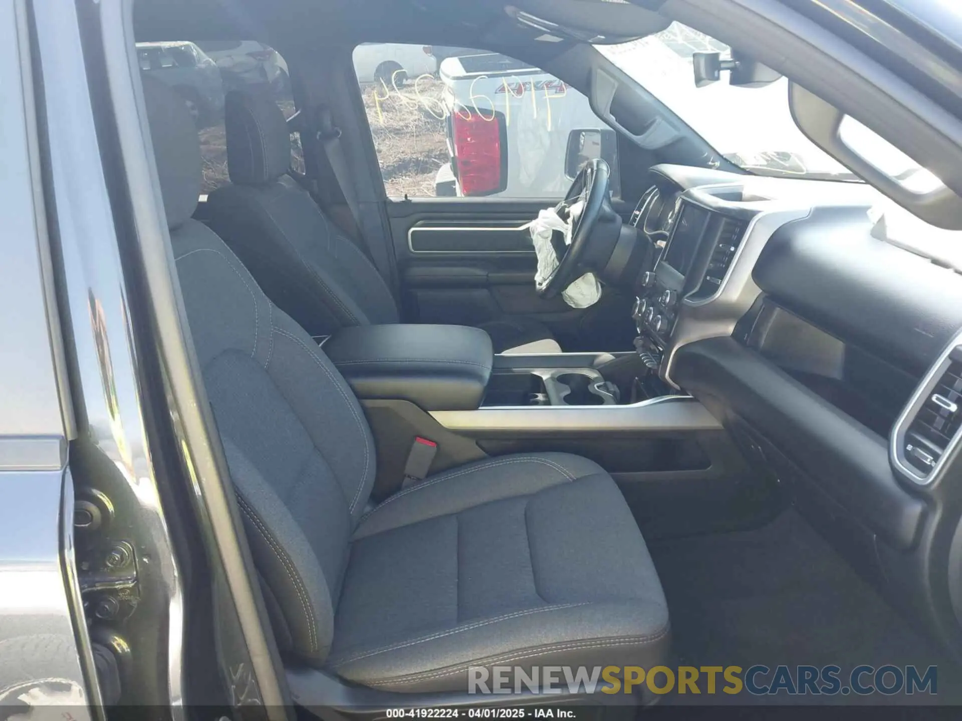 5 fotografías del automóvil dañado 1C6SRFFT3LN331267 RAM 1500 2020