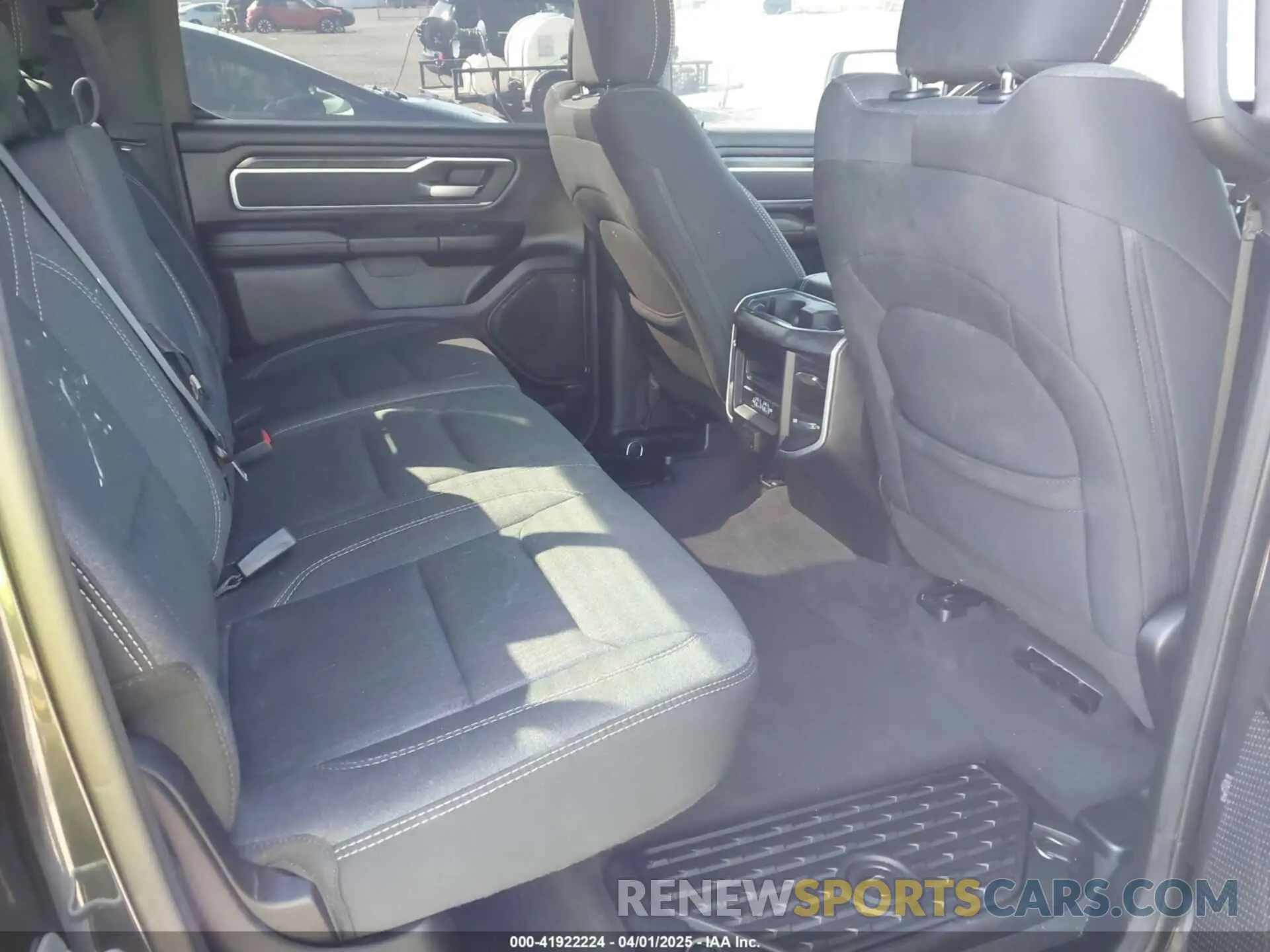 8 fotografías del automóvil dañado 1C6SRFFT3LN331267 RAM 1500 2020