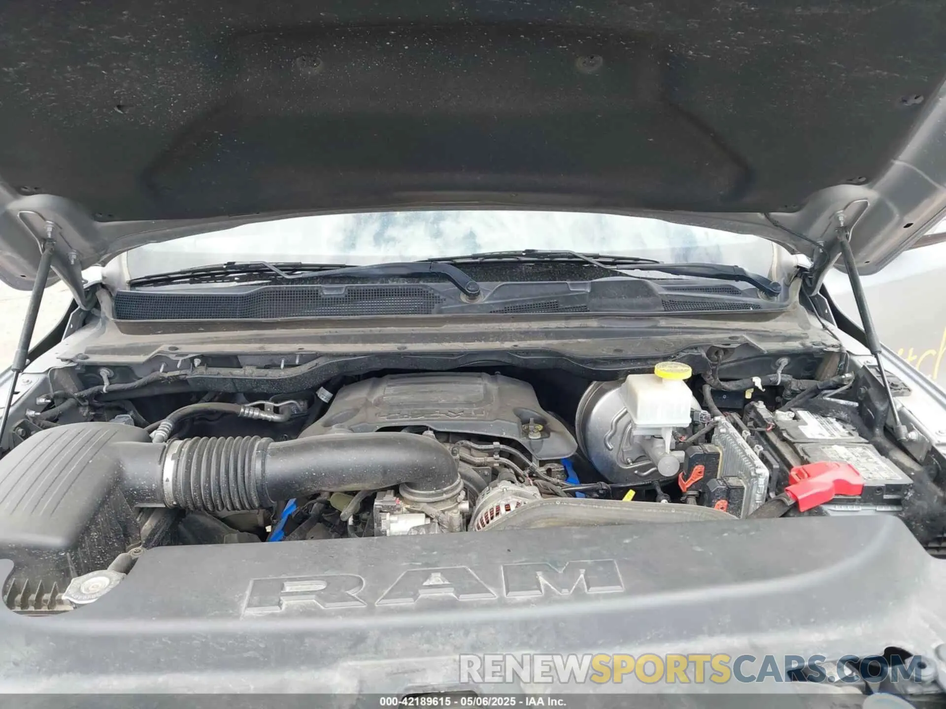 10 fotografías del automóvil dañado 1C6SRFFT5LN162191 RAM 1500 2020