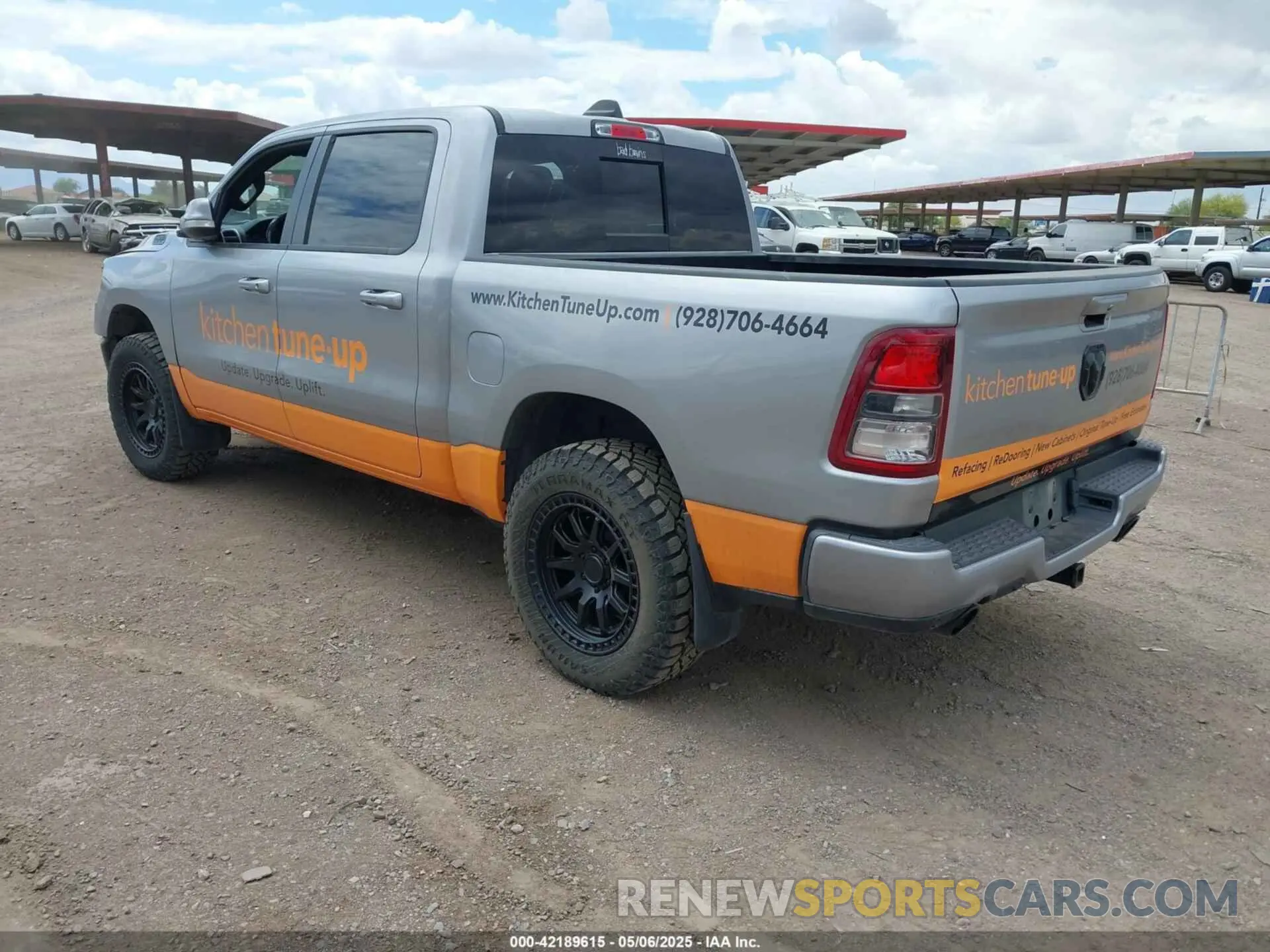 3 fotografías del automóvil dañado 1C6SRFFT5LN162191 RAM 1500 2020
