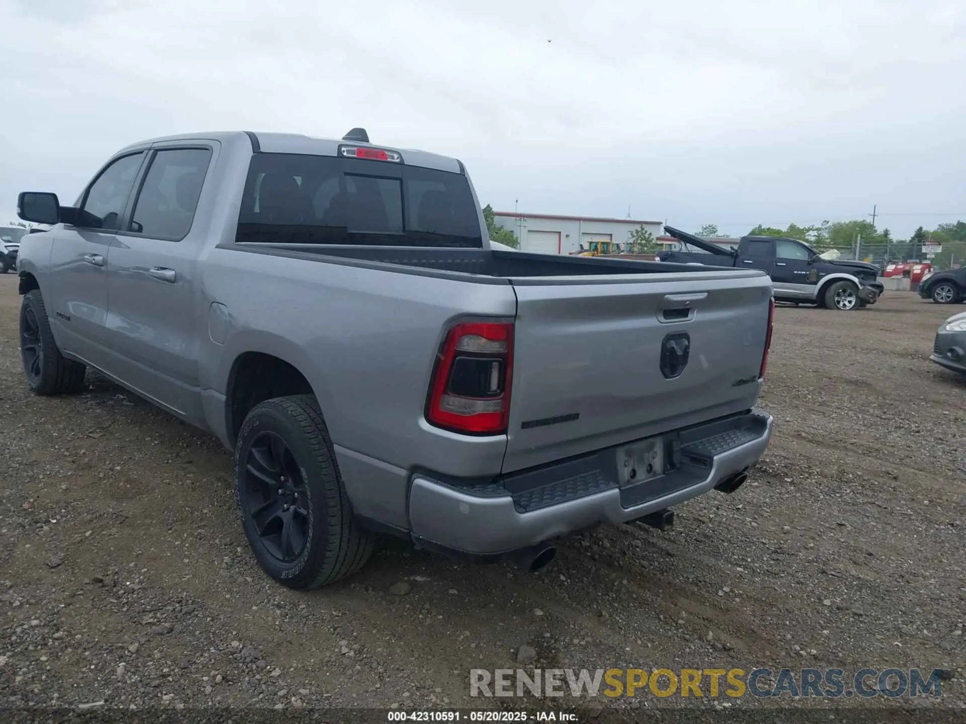 3 fotografías del automóvil dañado 1C6SRFFT5LN184997 RAM 1500 2020