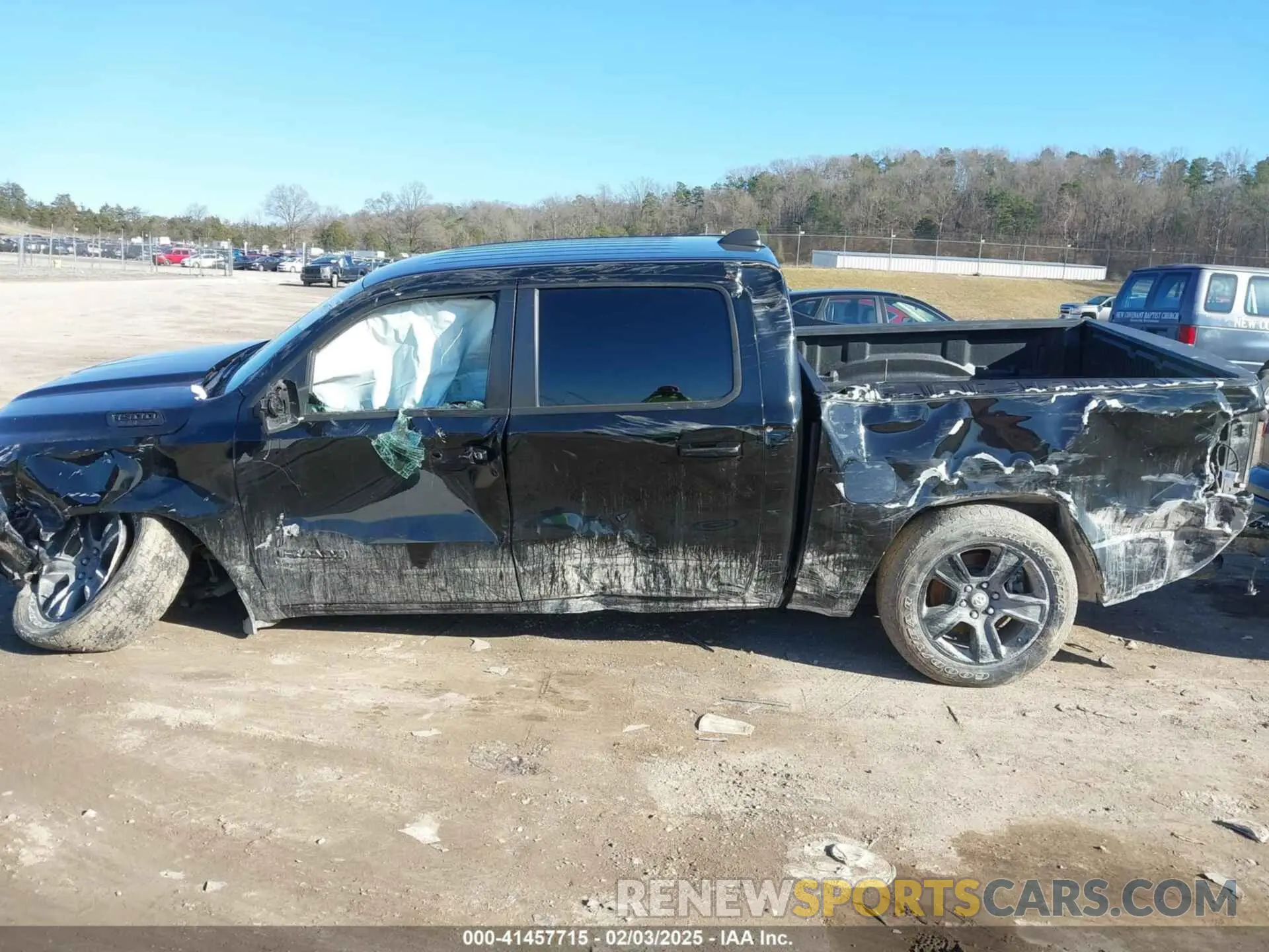 14 fotografías del automóvil dañado 1C6SRFFT5LN330864 RAM 1500 2020