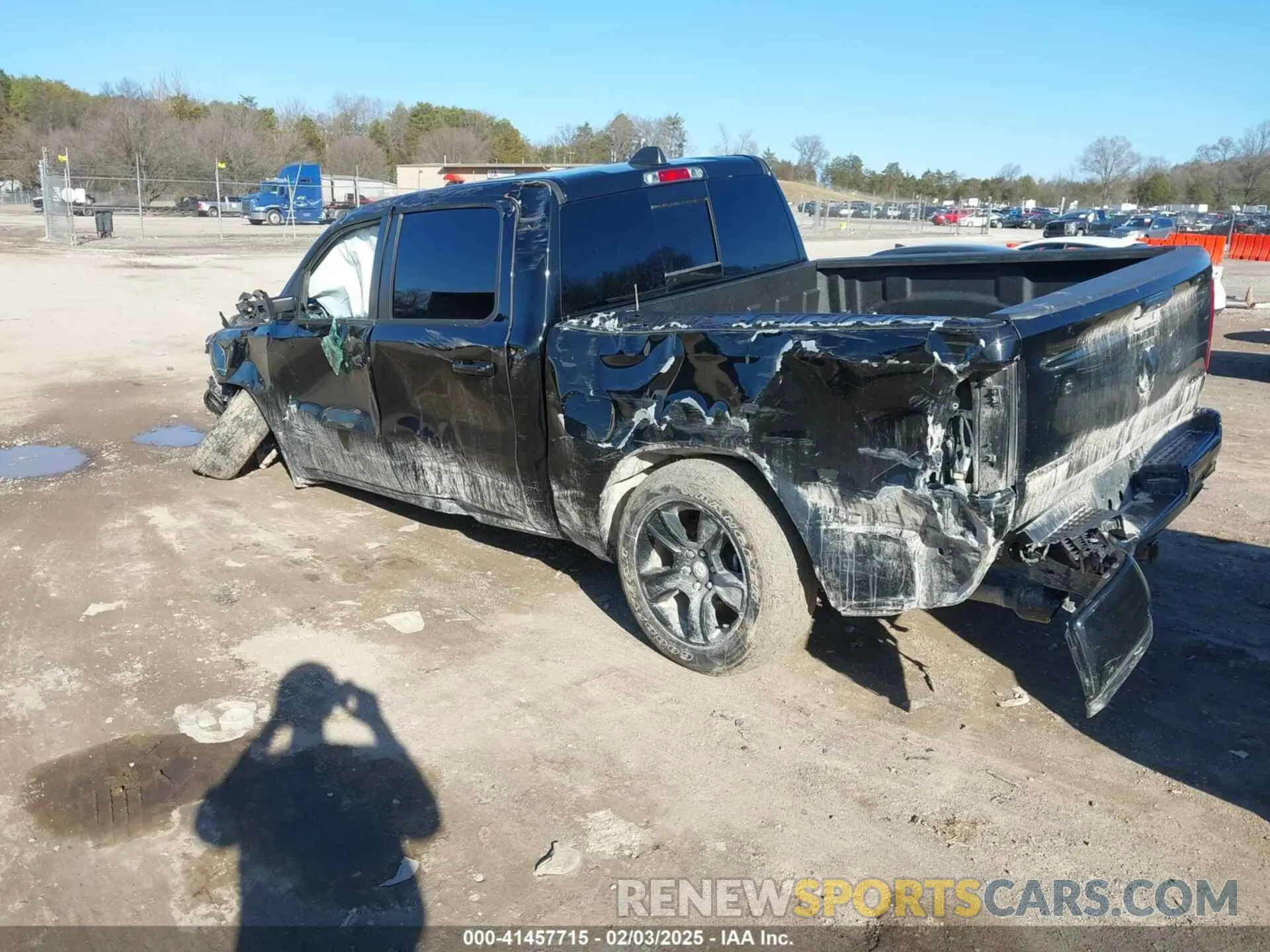 3 fotografías del automóvil dañado 1C6SRFFT5LN330864 RAM 1500 2020