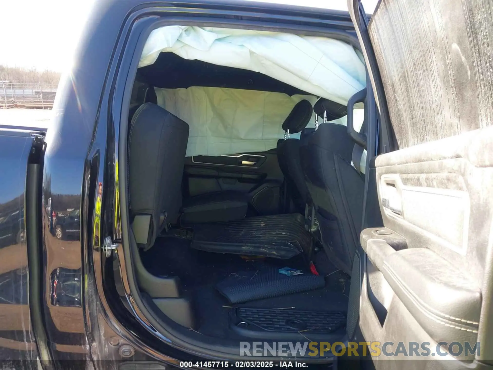 8 fotografías del automóvil dañado 1C6SRFFT5LN330864 RAM 1500 2020