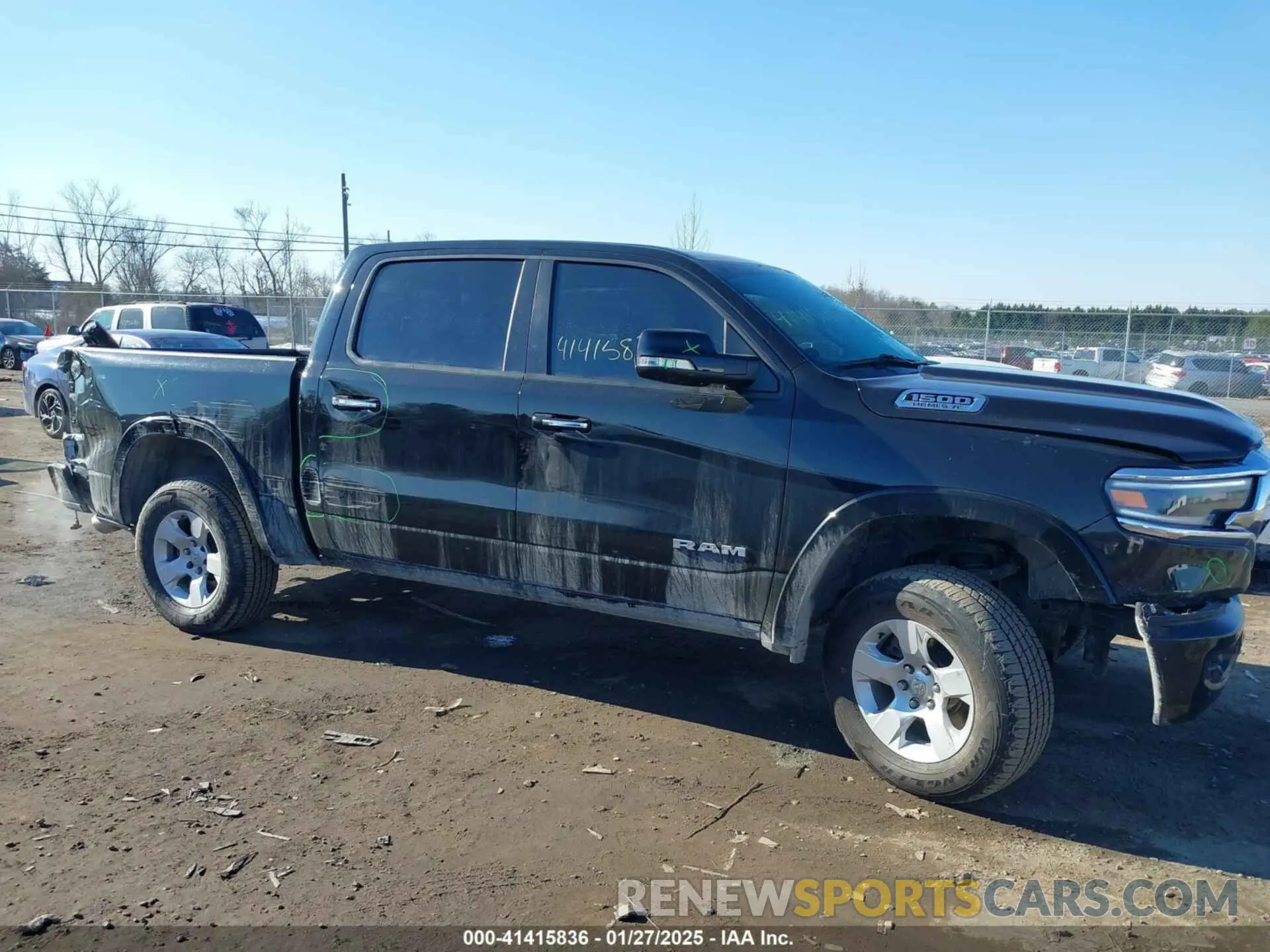 13 fotografías del automóvil dañado 1C6SRFFT6LN286339 RAM 1500 2020