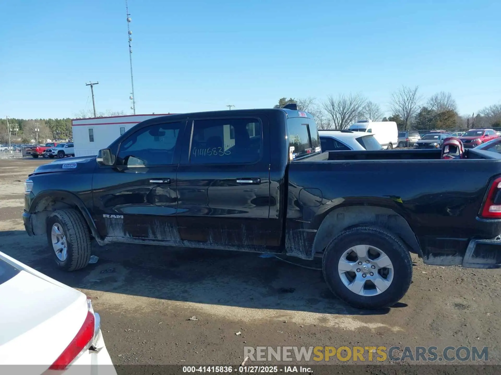 14 fotografías del automóvil dañado 1C6SRFFT6LN286339 RAM 1500 2020