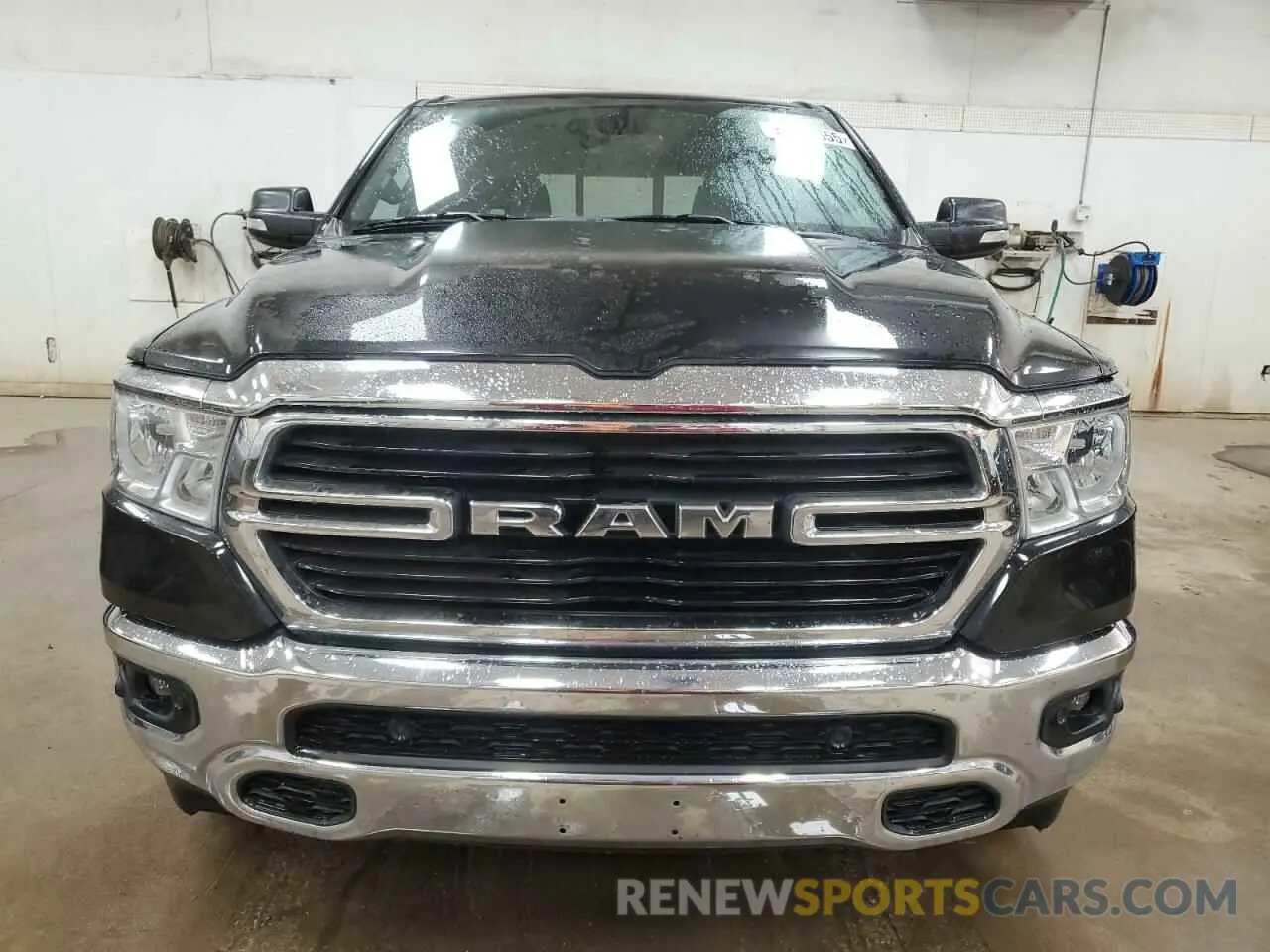 5 fotografías del automóvil dañado 1C6SRFFT6LN327102 RAM 1500 2020