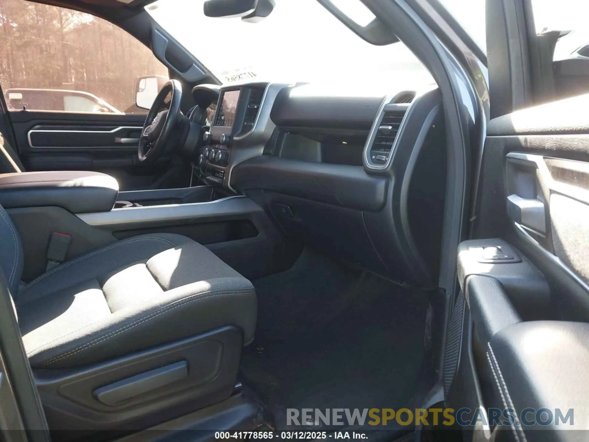 5 fotografías del automóvil dañado 1C6SRFFT8LN182161 RAM 1500 2020