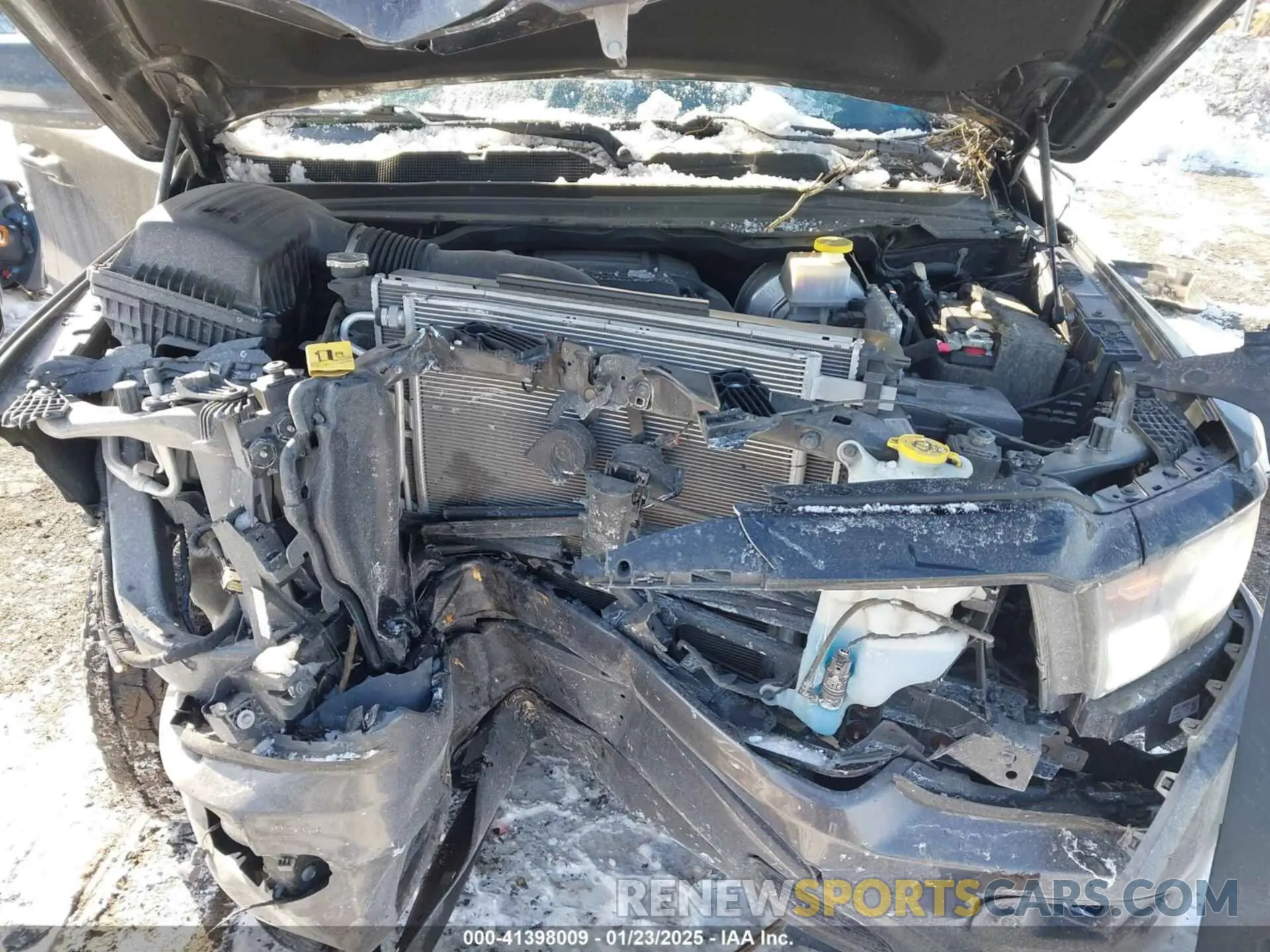 10 fotografías del automóvil dañado 1C6SRFFT8LN182905 RAM 1500 2020