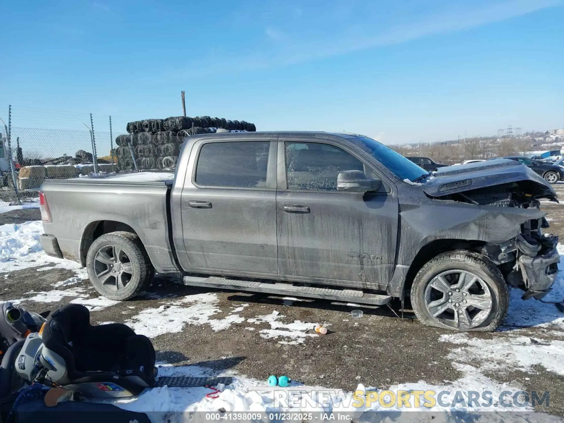 14 fotografías del automóvil dañado 1C6SRFFT8LN182905 RAM 1500 2020