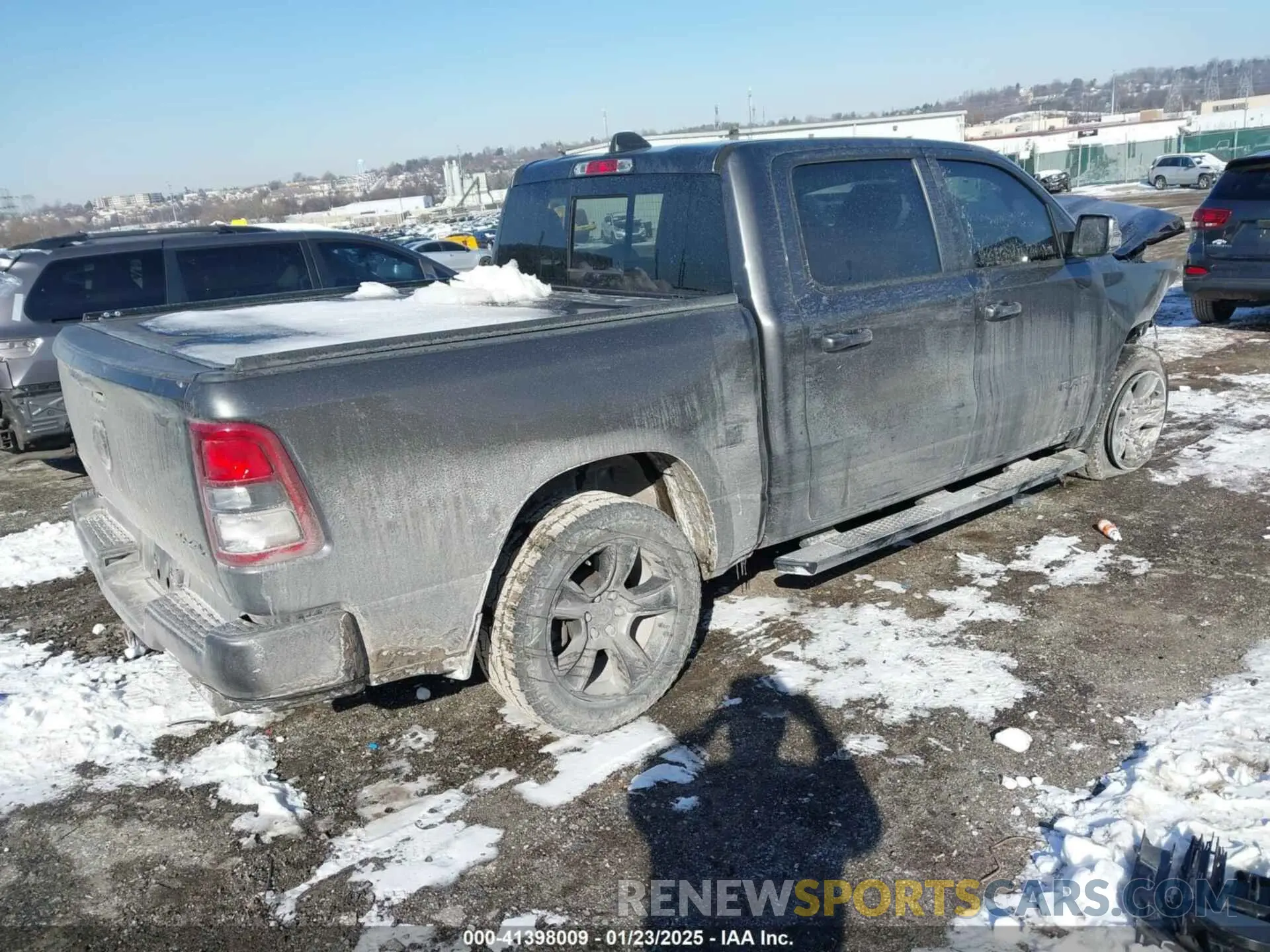 4 fotografías del automóvil dañado 1C6SRFFT8LN182905 RAM 1500 2020