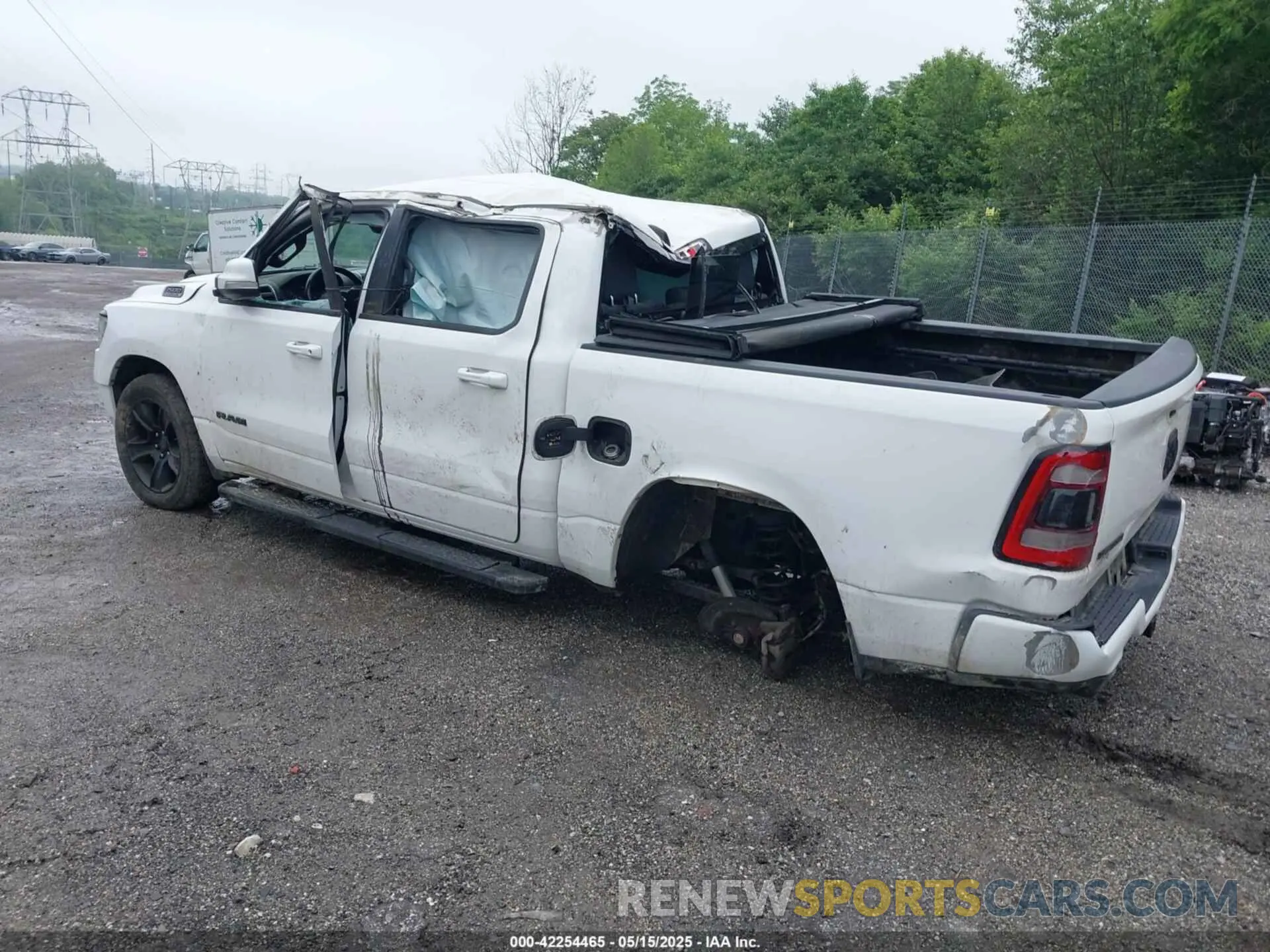 3 fotografías del automóvil dañado 1C6SRFFT8LN207821 RAM 1500 2020