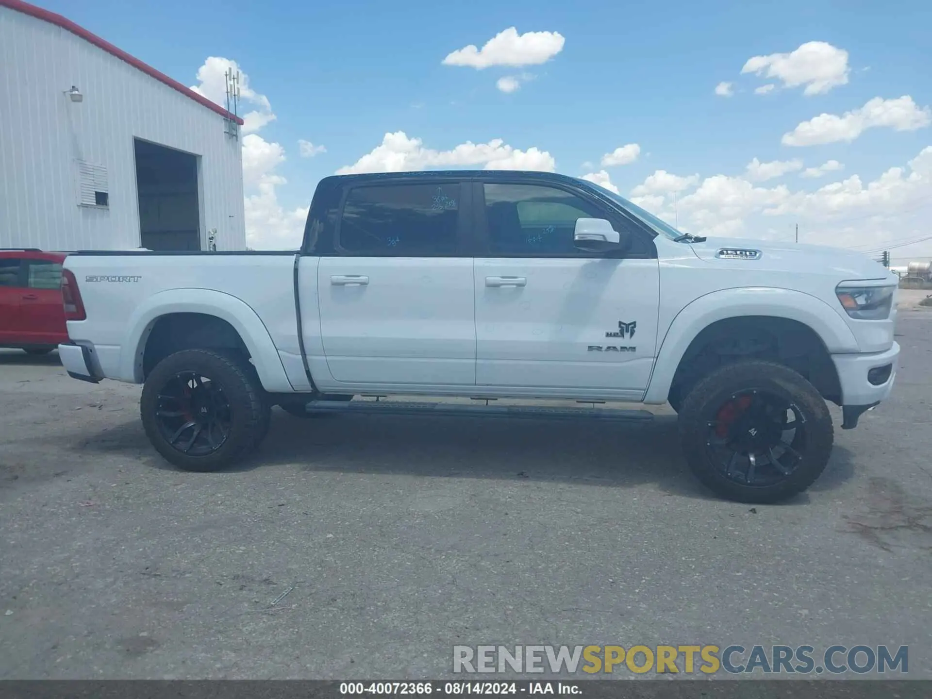13 fotografías del automóvil dañado 1C6SRFFT8LN282504 RAM 1500 2020