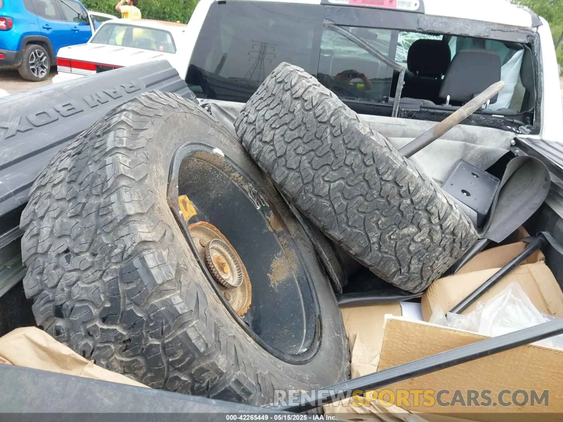 11 fotografías del automóvil dañado 1C6SRFFT8LN301178 RAM 1500 2020