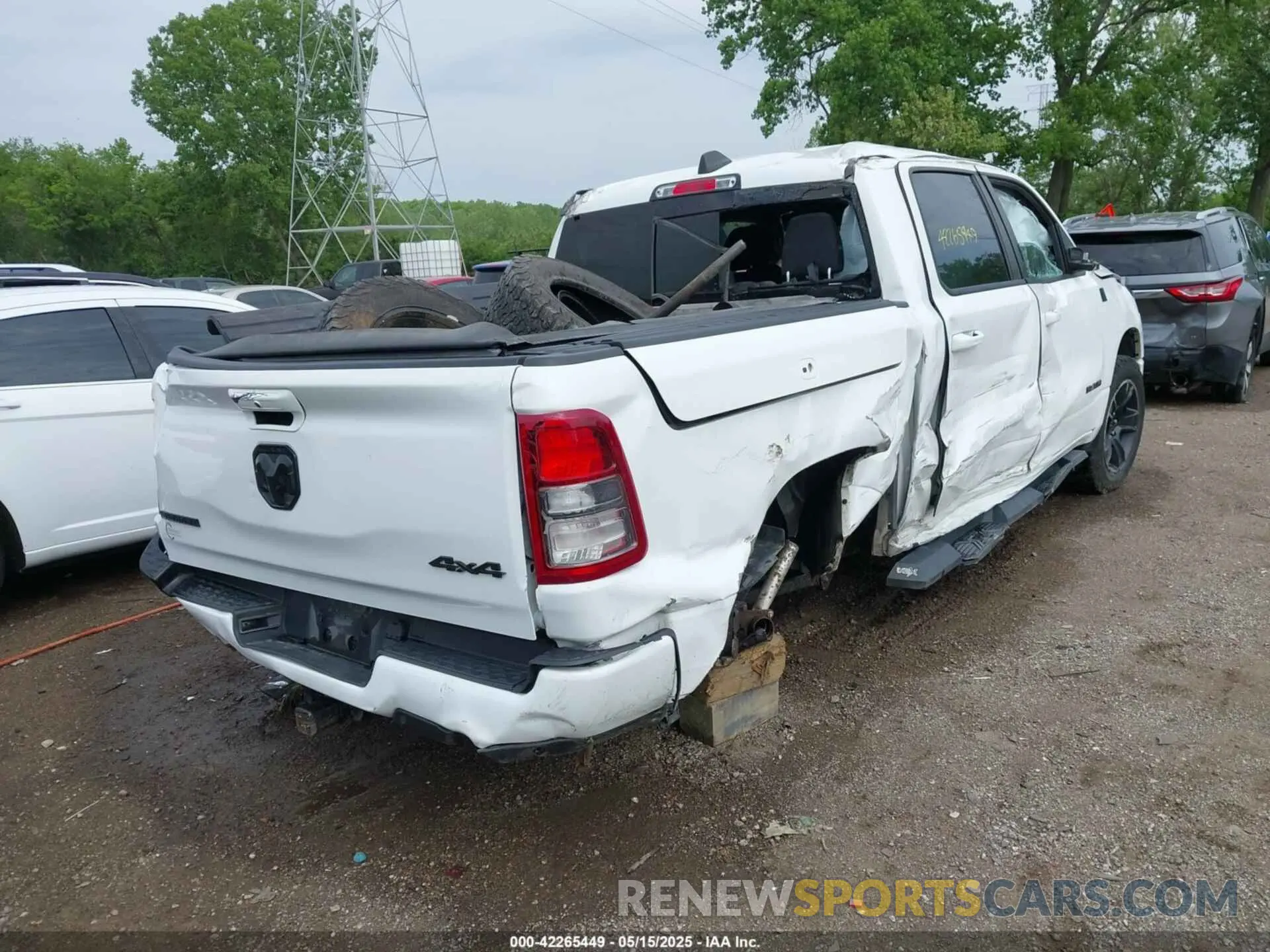 4 fotografías del automóvil dañado 1C6SRFFT8LN301178 RAM 1500 2020