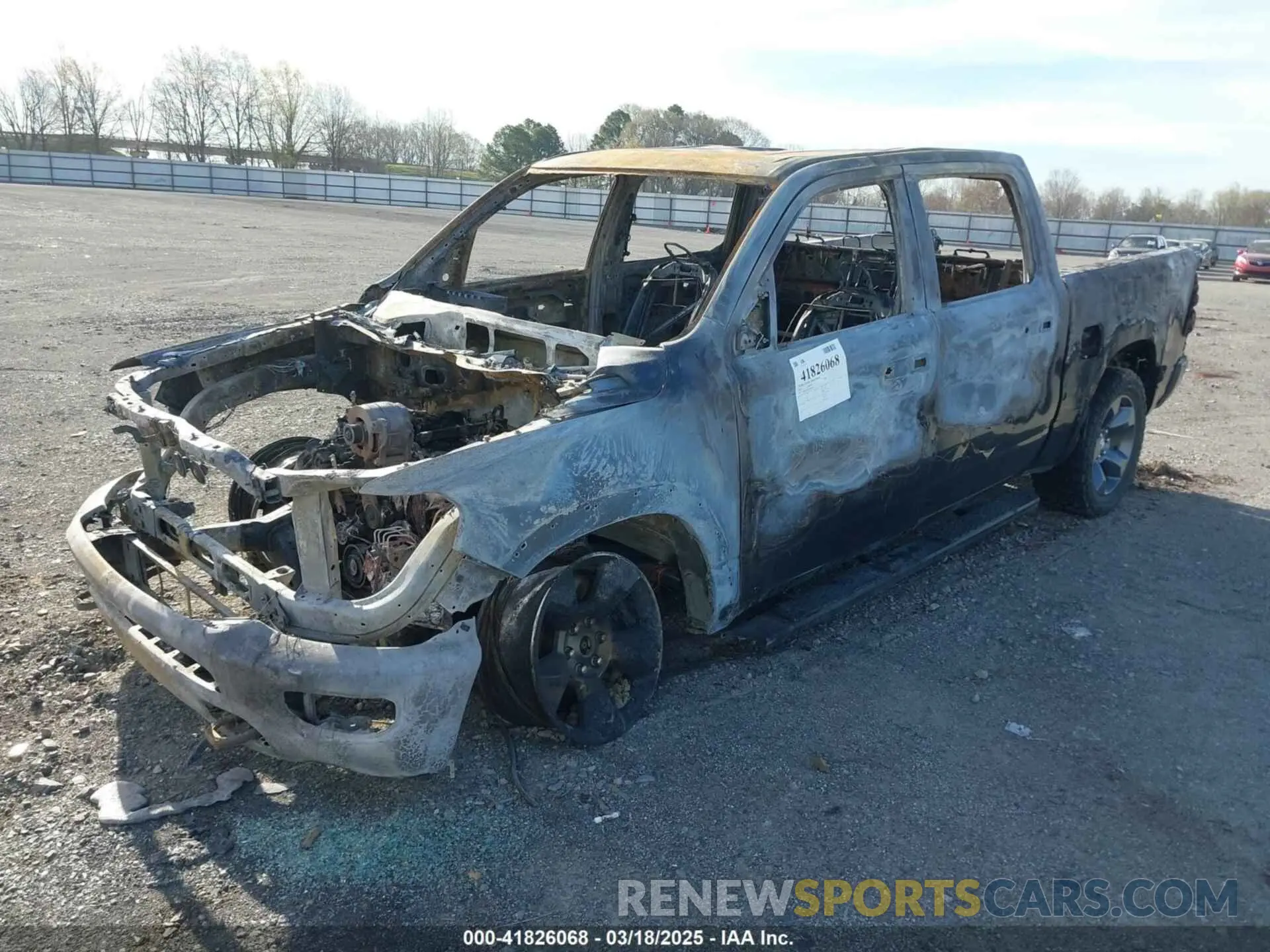 2 fotografías del automóvil dañado 1C6SRFFT8LN307739 RAM 1500 2020