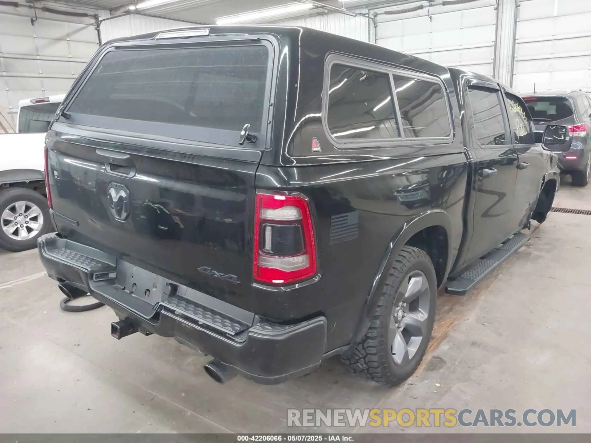 4 fotografías del automóvil dañado 1C6SRFFT8LN308129 RAM 1500 2020