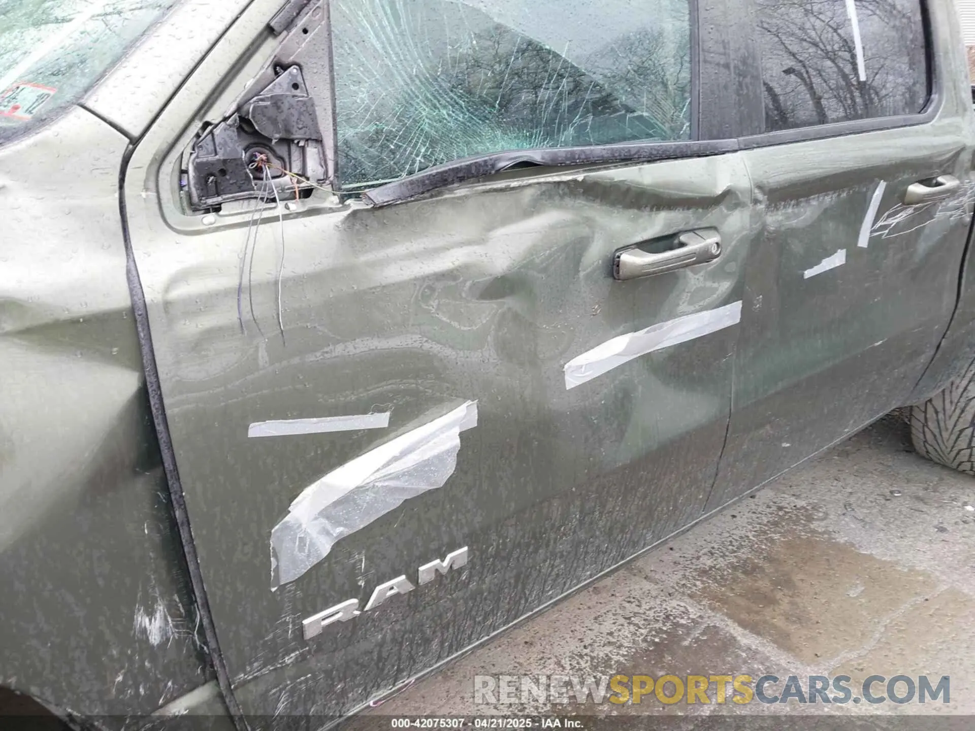 19 fotografías del automóvil dañado 1C6SRFFT8LN326825 RAM 1500 2020