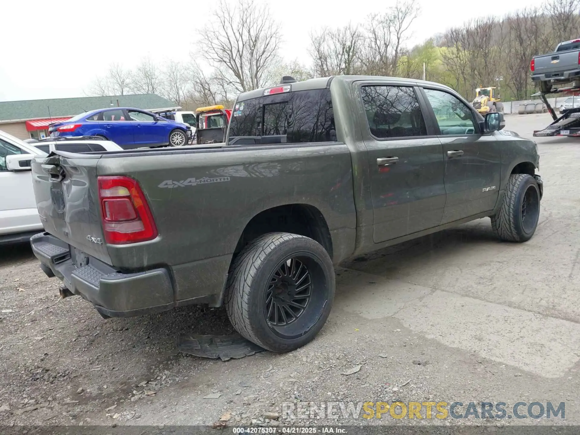 4 fotografías del automóvil dañado 1C6SRFFT8LN326825 RAM 1500 2020