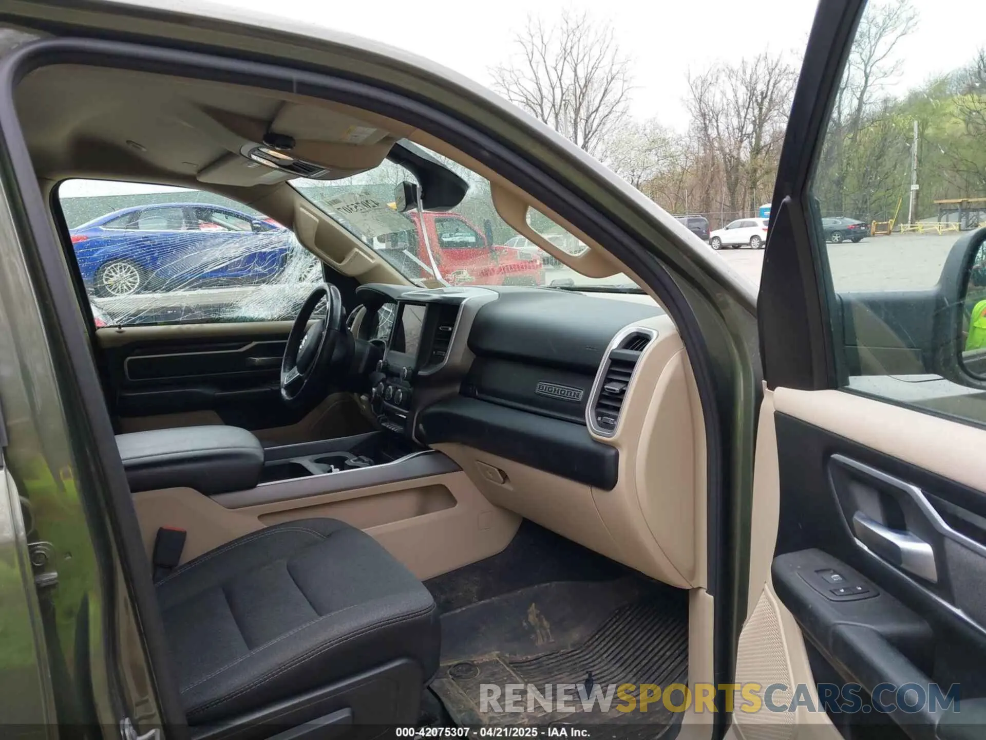5 fotografías del automóvil dañado 1C6SRFFT8LN326825 RAM 1500 2020