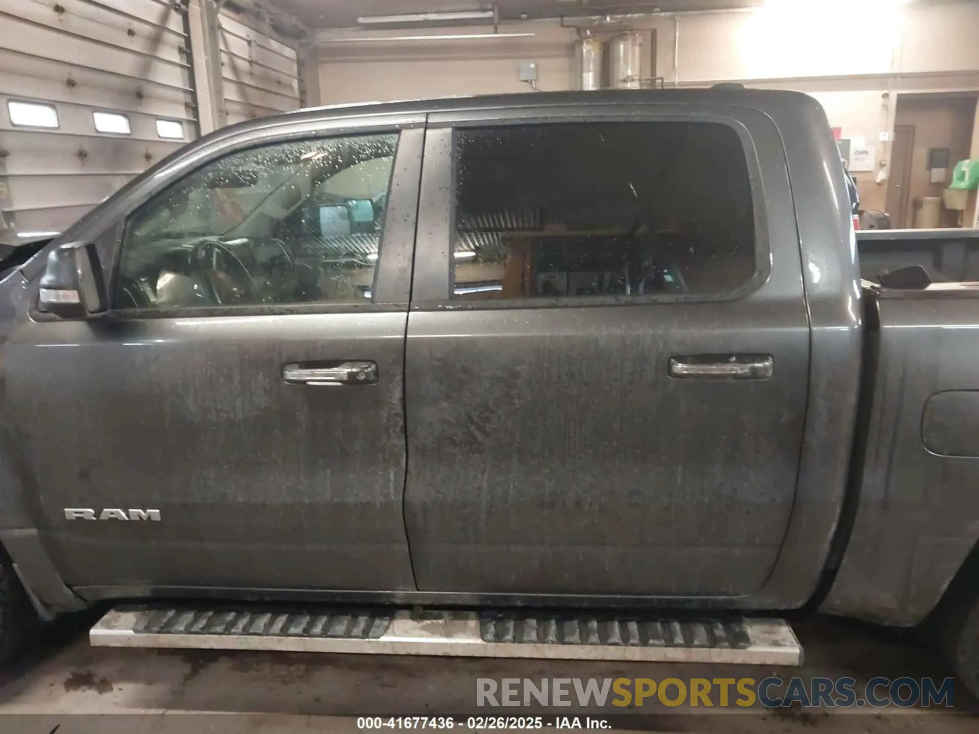 15 fotografías del automóvil dañado 1C6SRFFT8LN394980 RAM 1500 2020