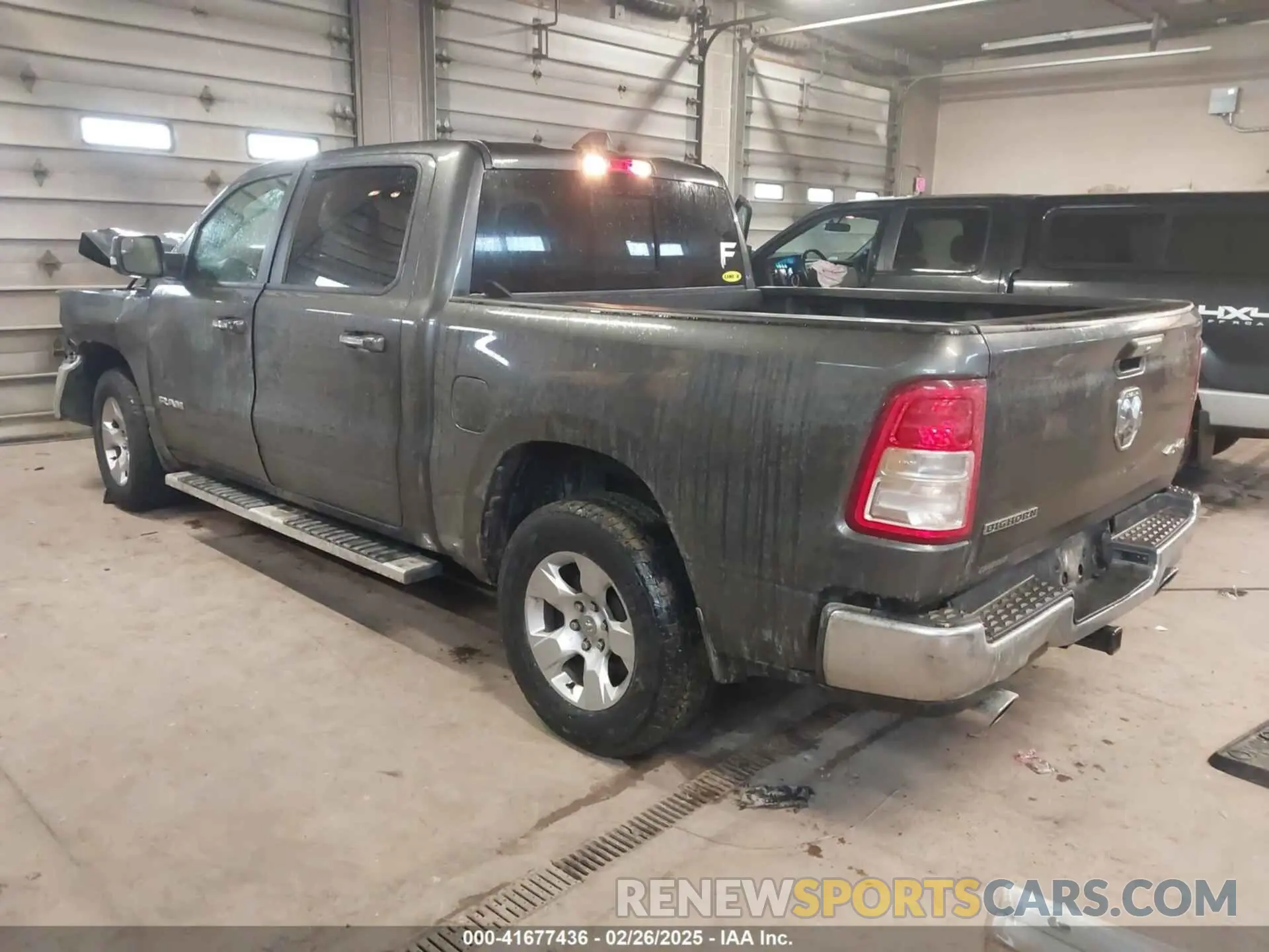 3 fotografías del automóvil dañado 1C6SRFFT8LN394980 RAM 1500 2020