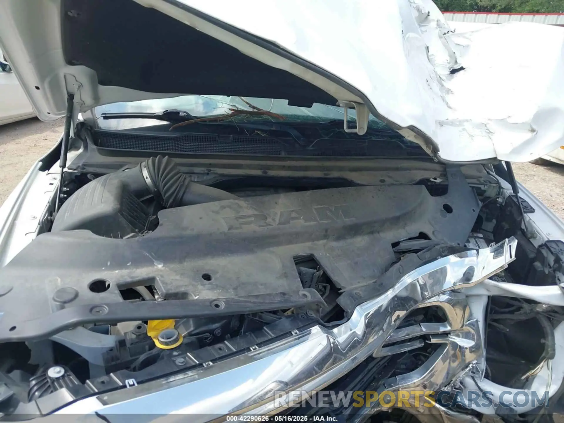 10 fotografías del automóvil dañado 1C6SRFFT9LN321942 RAM 1500 2020