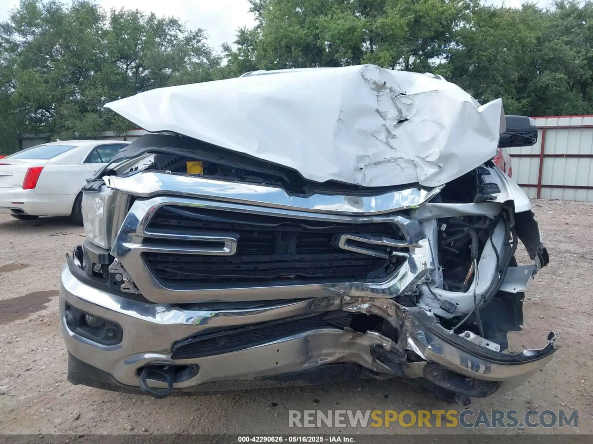 11 fotografías del automóvil dañado 1C6SRFFT9LN321942 RAM 1500 2020