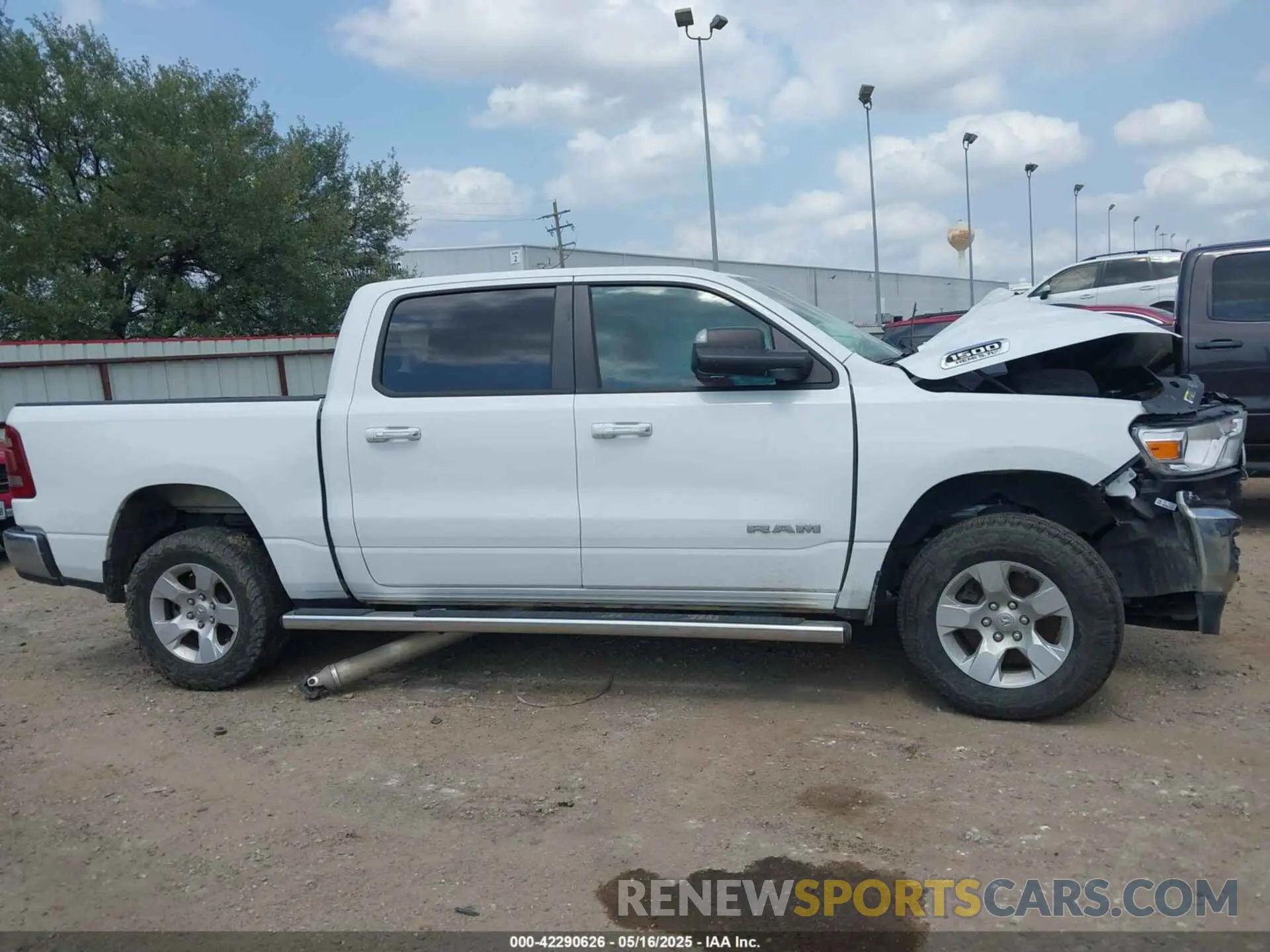 12 fotografías del automóvil dañado 1C6SRFFT9LN321942 RAM 1500 2020
