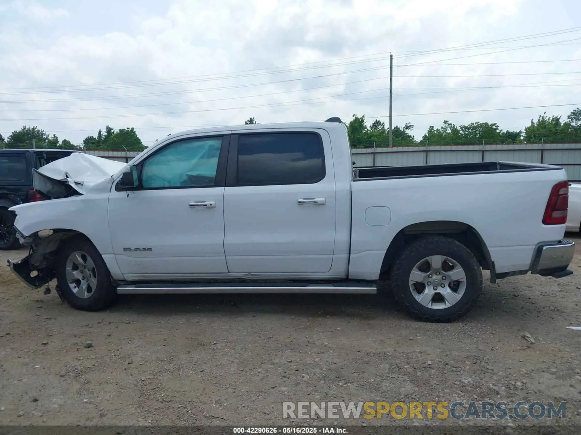 13 fotografías del automóvil dañado 1C6SRFFT9LN321942 RAM 1500 2020