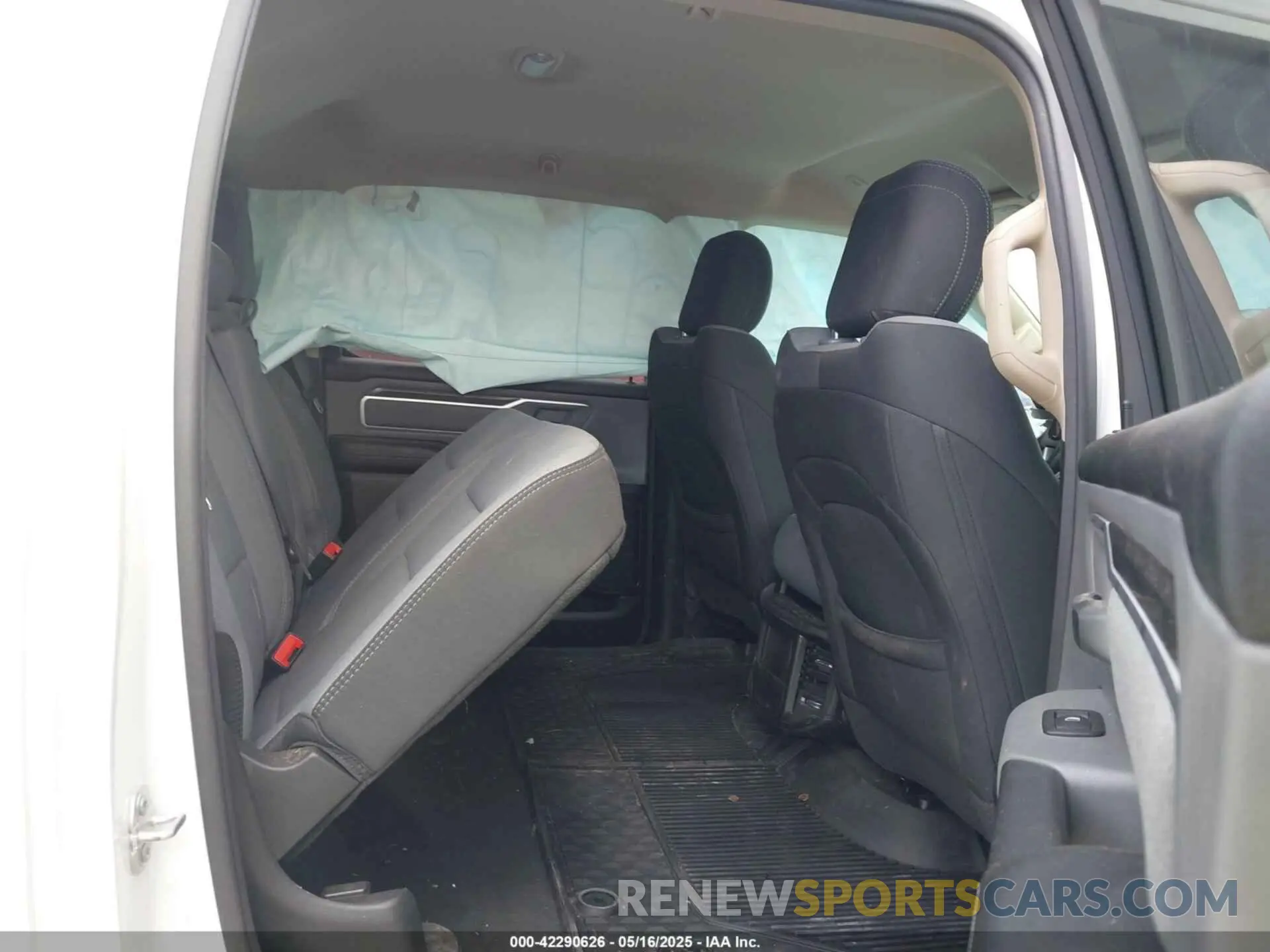 8 fotografías del automóvil dañado 1C6SRFFT9LN321942 RAM 1500 2020