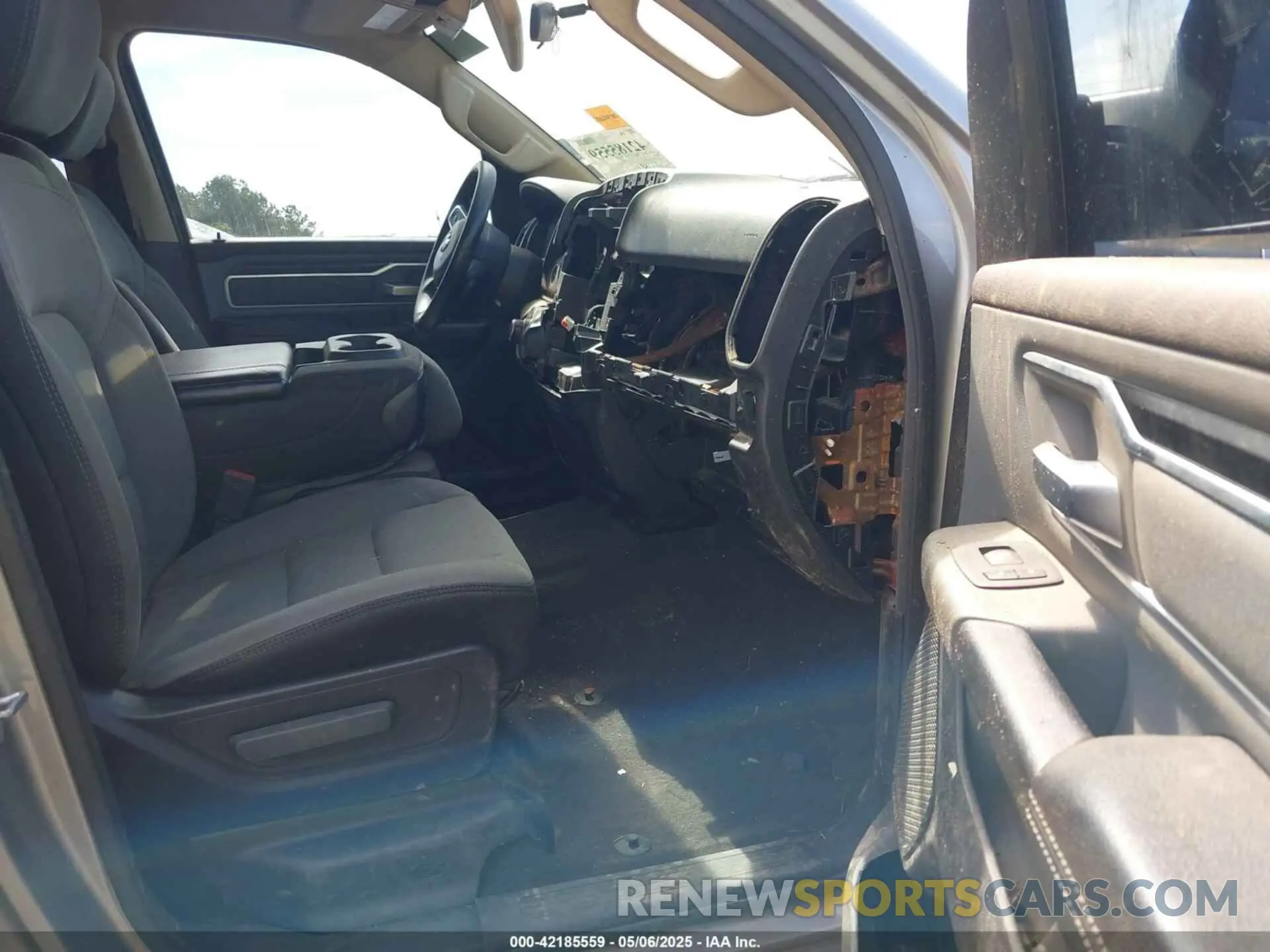 5 fotografías del automóvil dañado 1C6SRFFTXLN101550 RAM 1500 2020