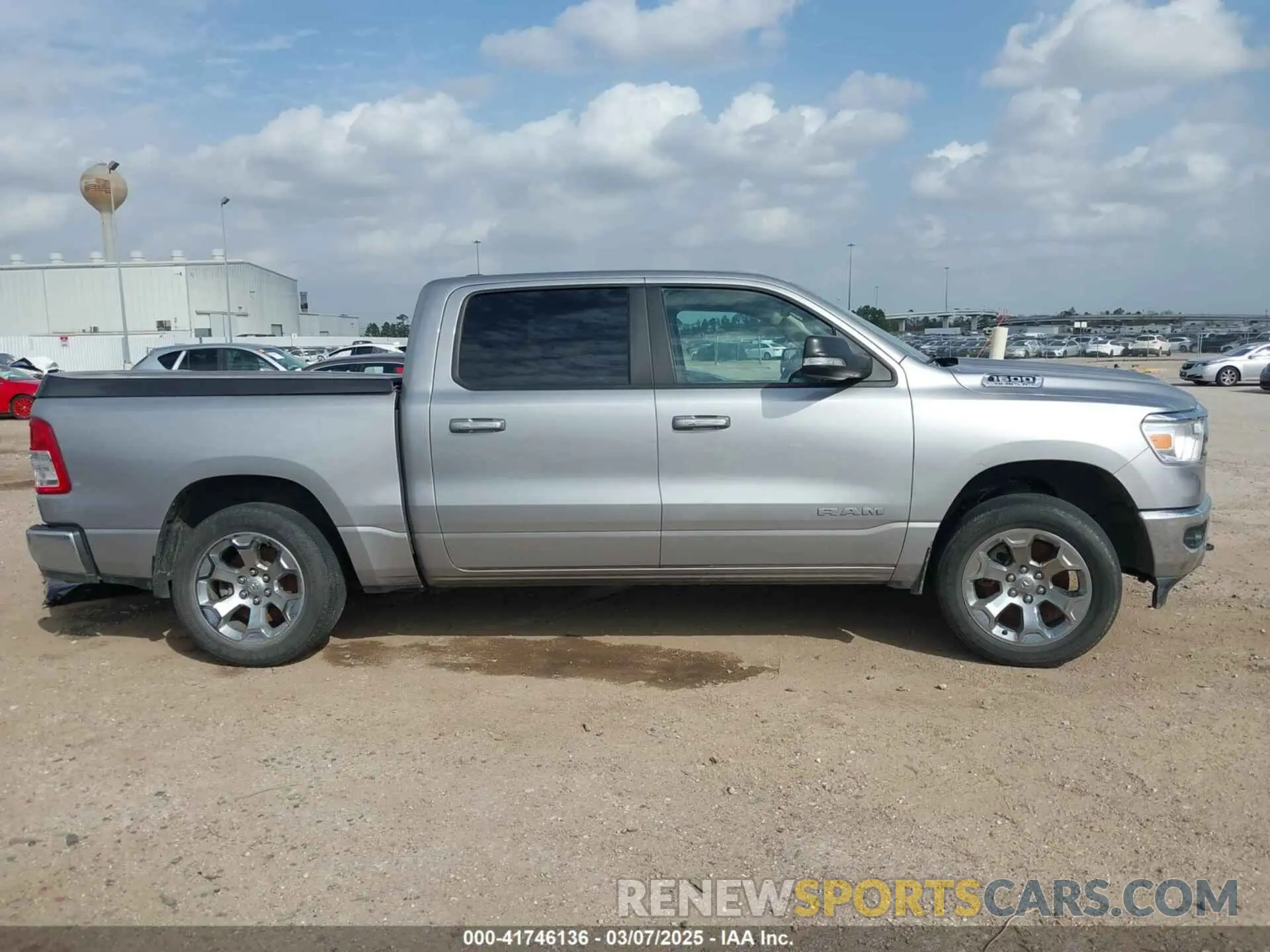 14 fotografías del automóvil dañado 1C6SRFFTXLN104769 RAM 1500 2020