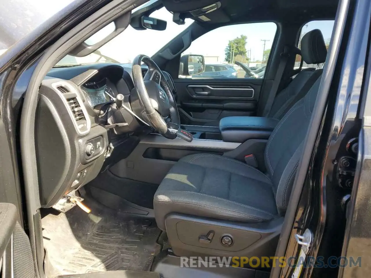7 fotografías del automóvil dañado 1C6SRFFTXLN309914 RAM 1500 2020