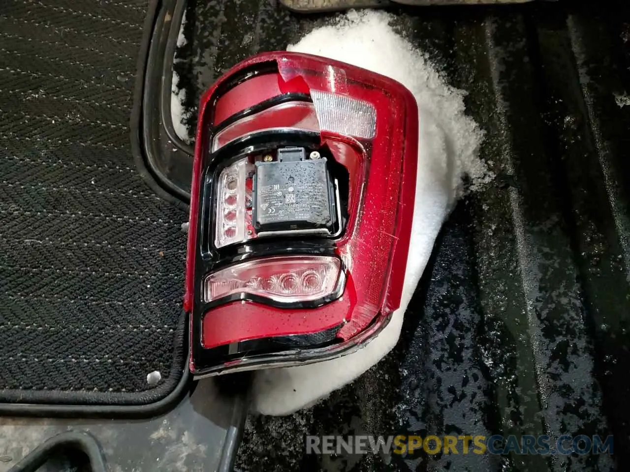 12 fotografías del automóvil dañado 1C6SRFHMXLN225095 RAM 1500 2020