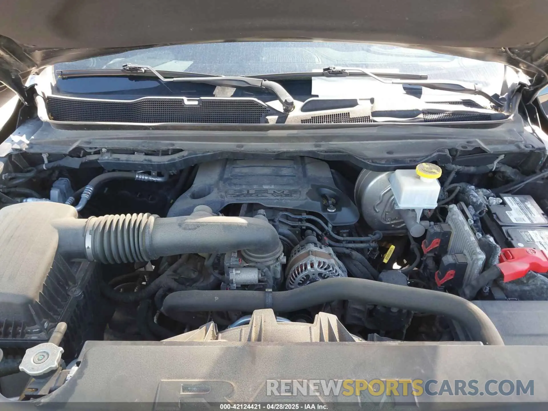 10 fotografías del automóvil dañado 1C6SRFHT1LN219449 RAM 1500 2020