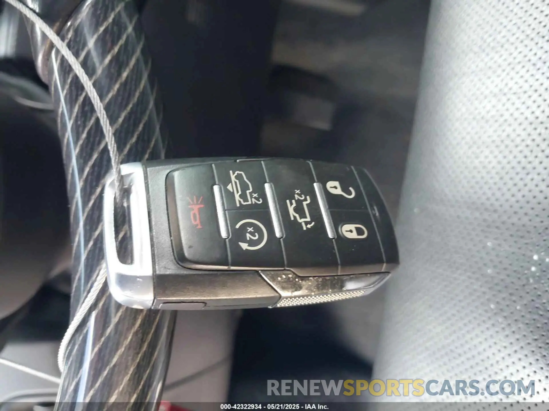 11 fotografías del automóvil dañado 1C6SRFHT2LN156393 RAM 1500 2020