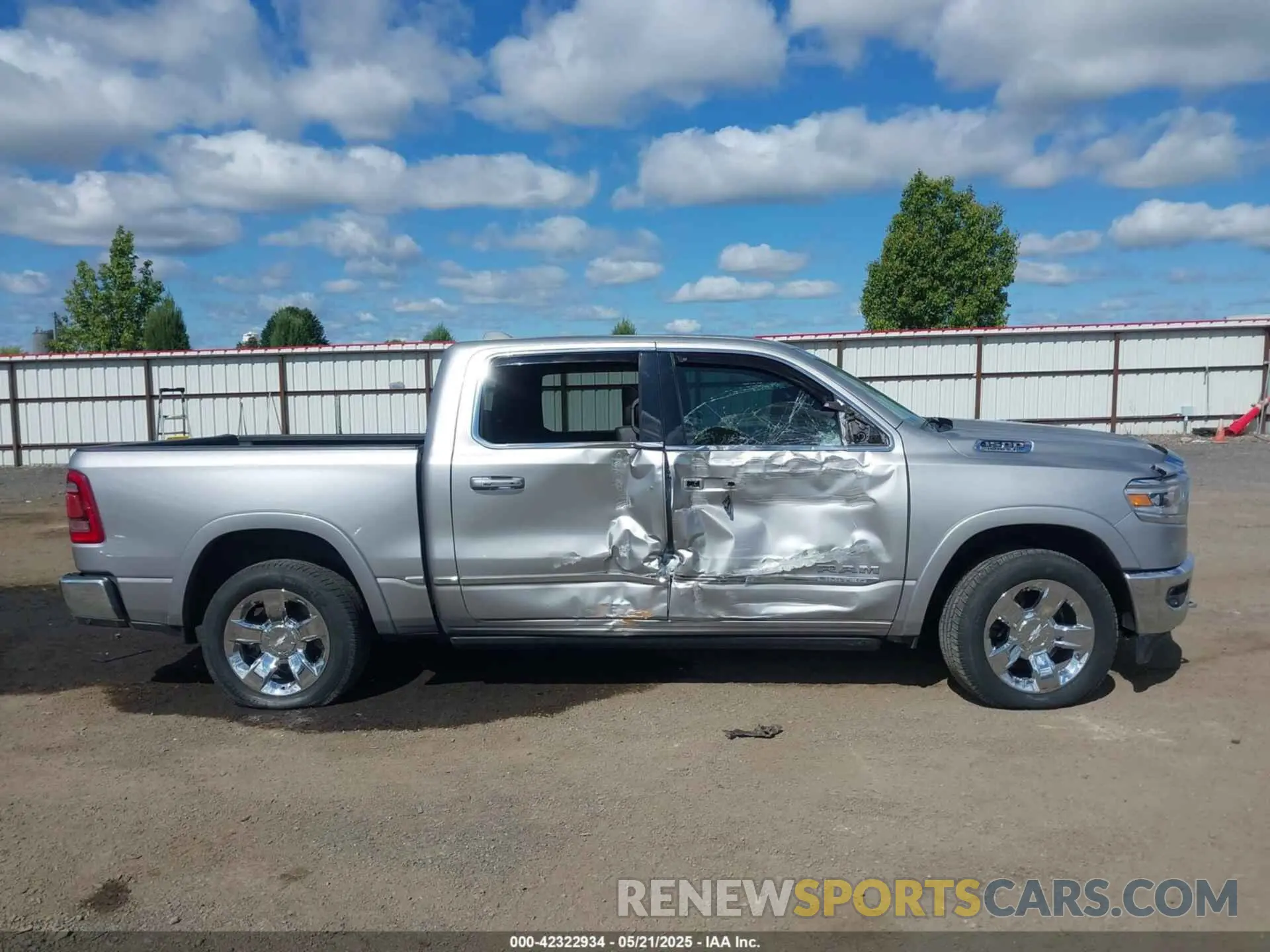 14 fotografías del automóvil dañado 1C6SRFHT2LN156393 RAM 1500 2020