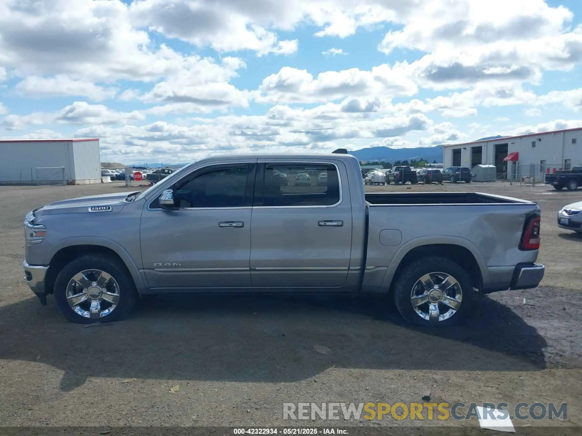 15 fotografías del automóvil dañado 1C6SRFHT2LN156393 RAM 1500 2020