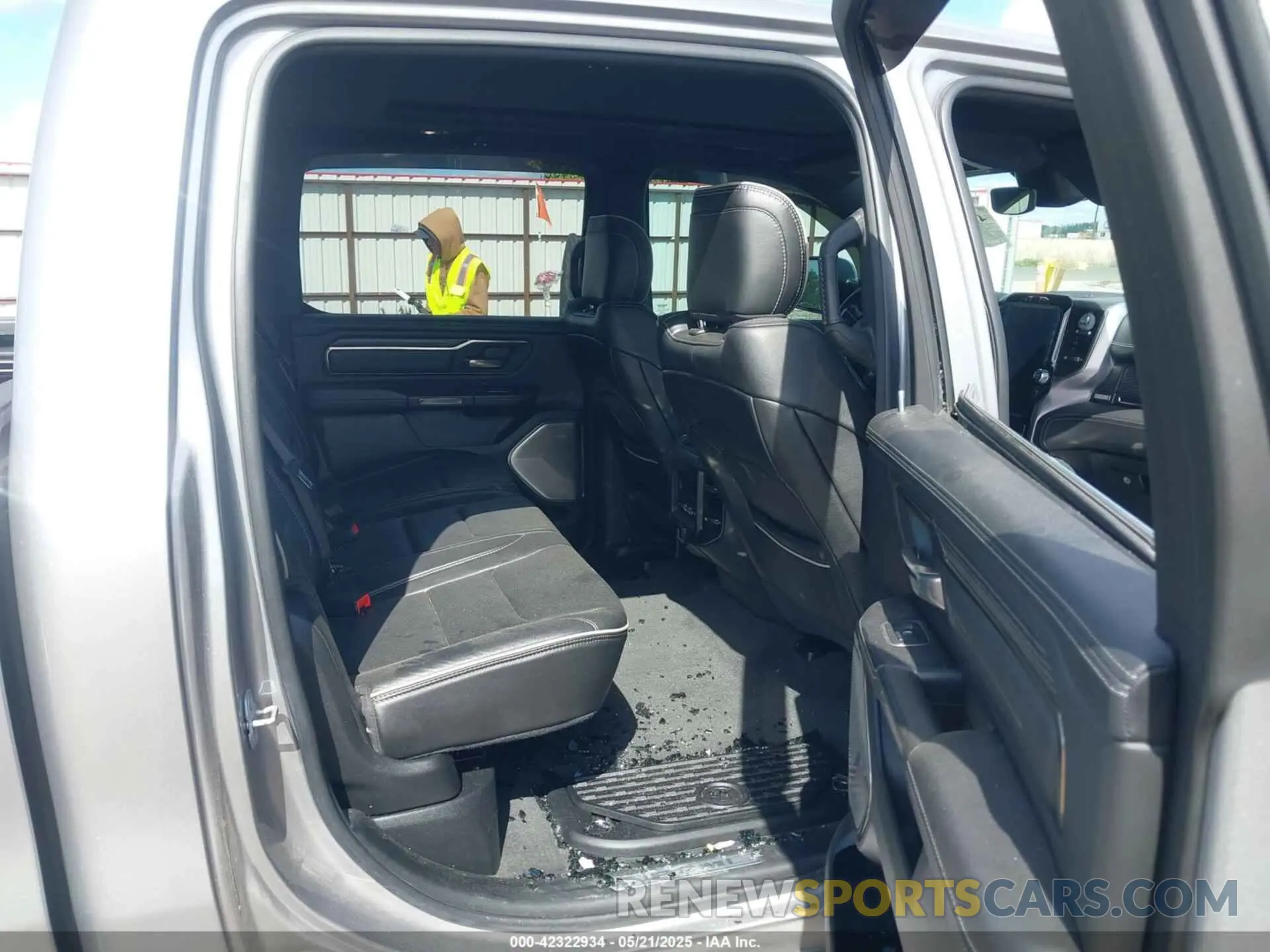 8 fotografías del automóvil dañado 1C6SRFHT2LN156393 RAM 1500 2020