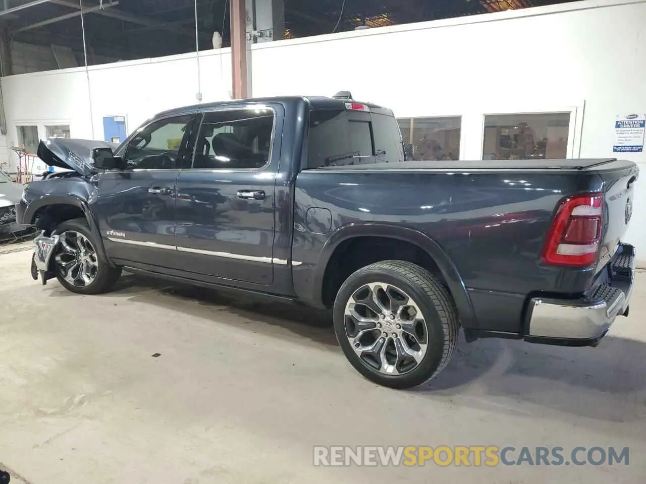 2 fotografías del automóvil dañado 1C6SRFHT2LN288344 RAM 1500 2020