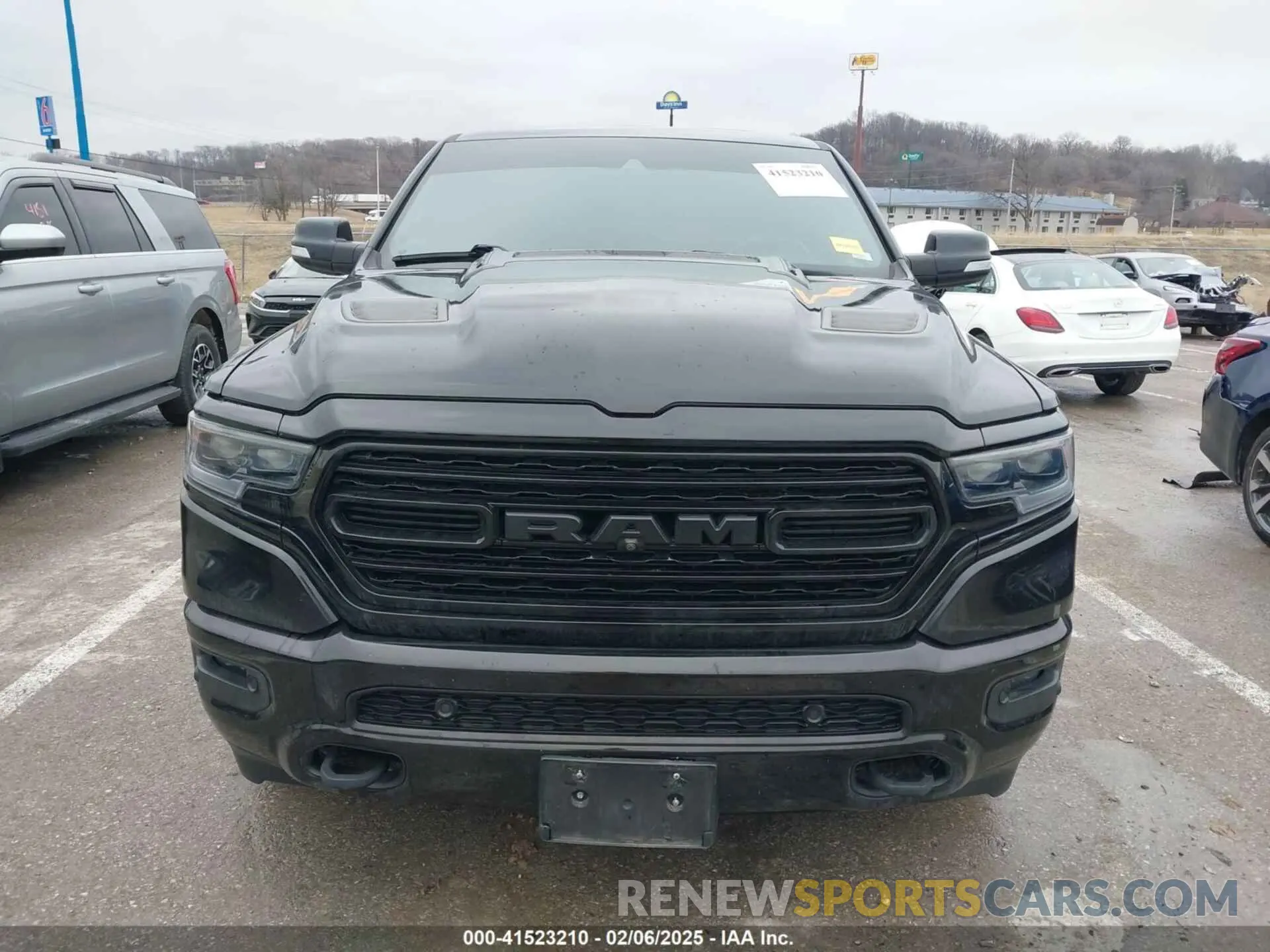 12 fotografías del automóvil dañado 1C6SRFHT3LN407647 RAM 1500 2020
