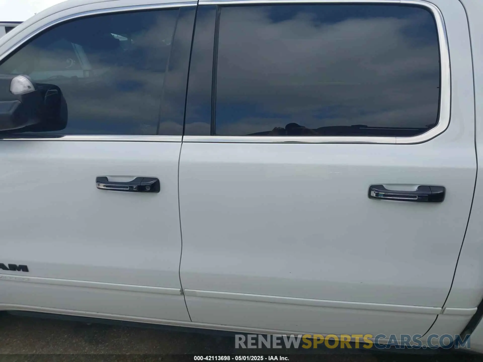 14 fotografías del automóvil dañado 1C6SRFHT4LN172319 RAM 1500 2020