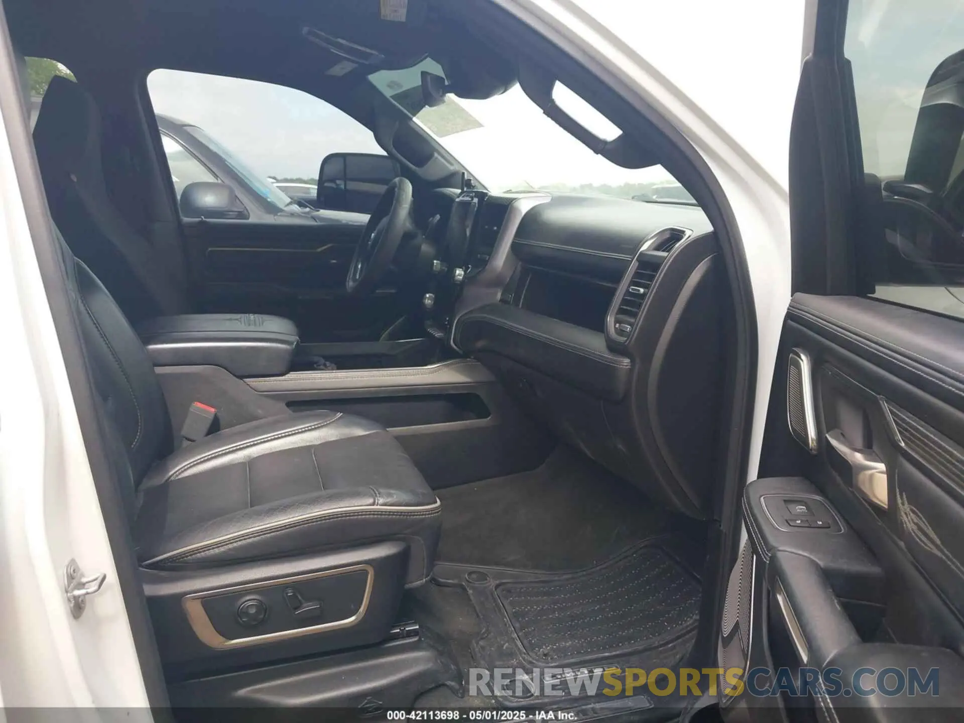 5 fotografías del automóvil dañado 1C6SRFHT4LN172319 RAM 1500 2020