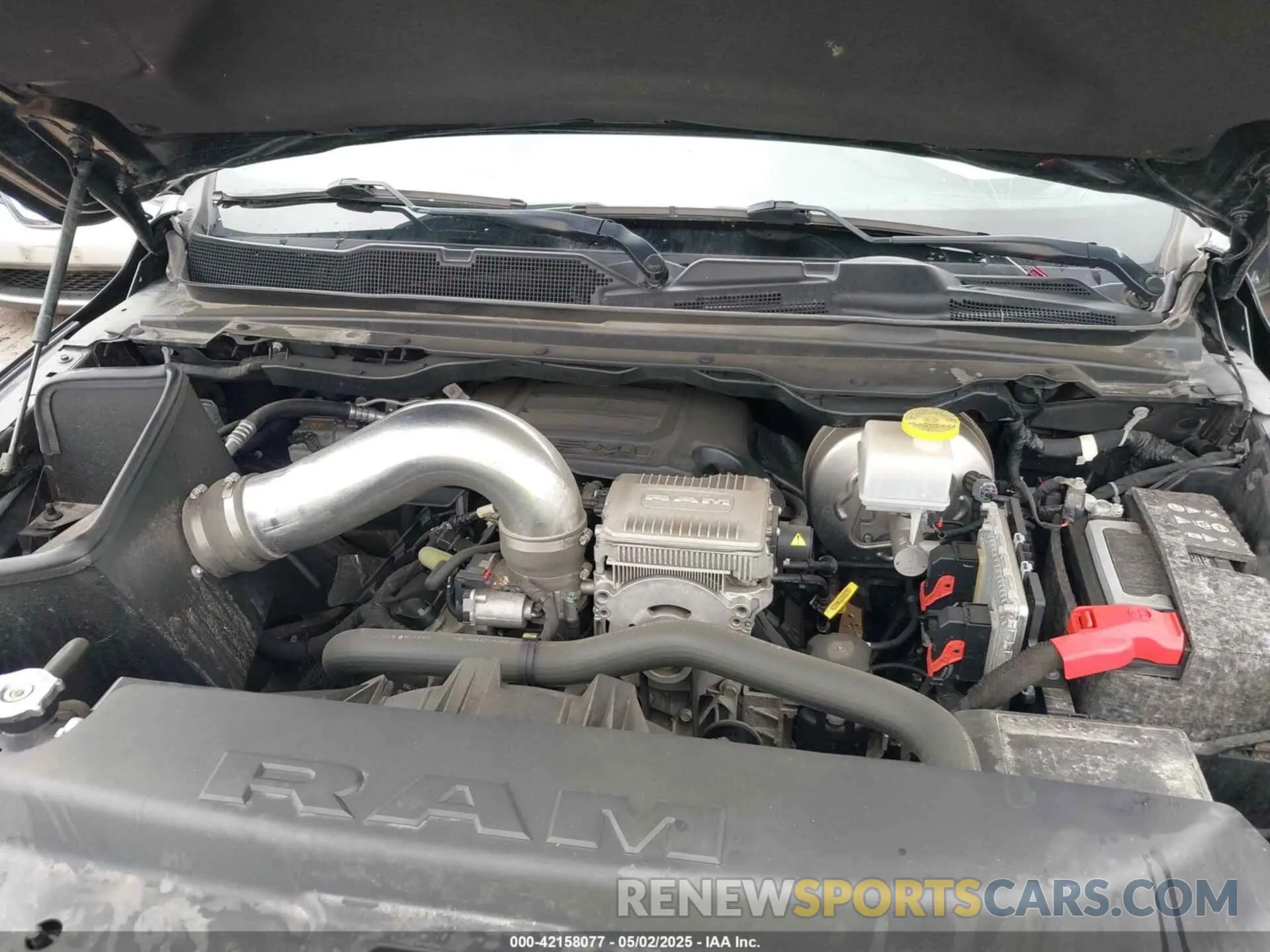 10 fotografías del automóvil dañado 1C6SRFHT5LN341876 RAM 1500 2020