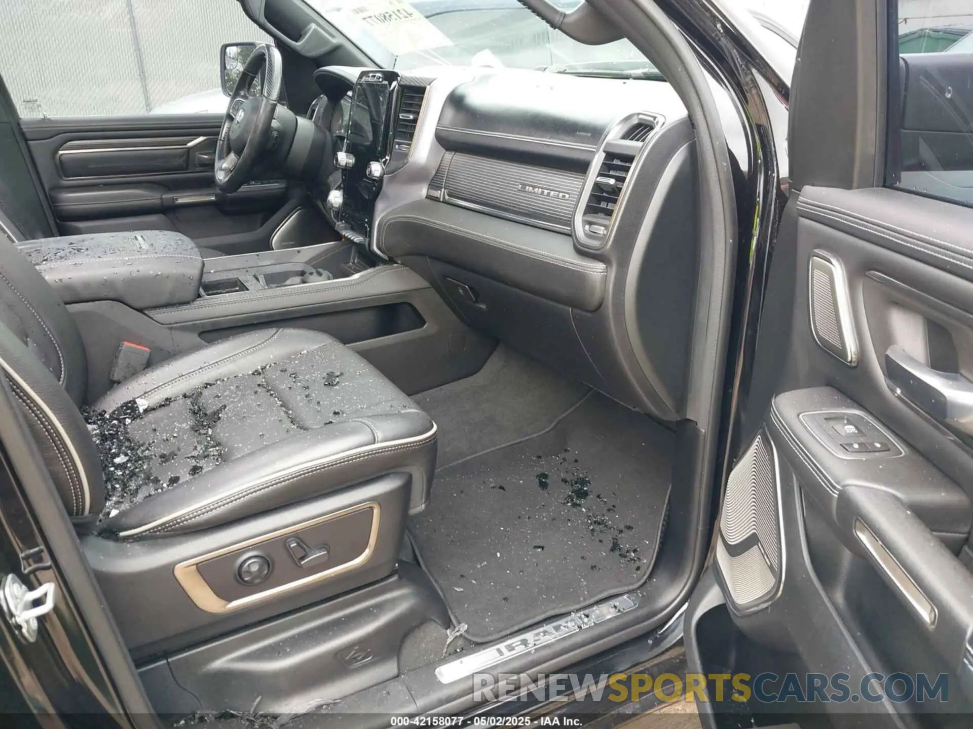 5 fotografías del automóvil dañado 1C6SRFHT5LN341876 RAM 1500 2020
